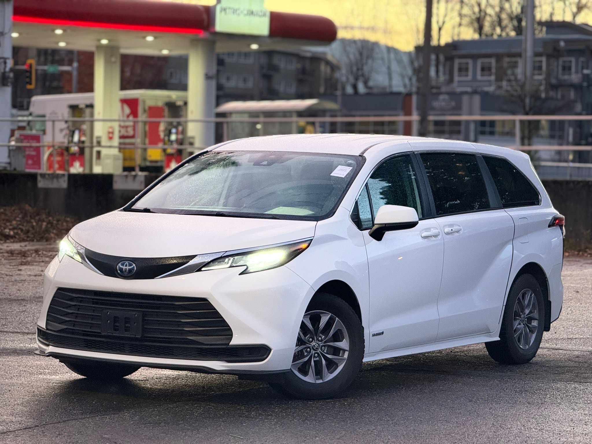 Voxcar TOYOTA Sienna VAN in White, VANCOUVER