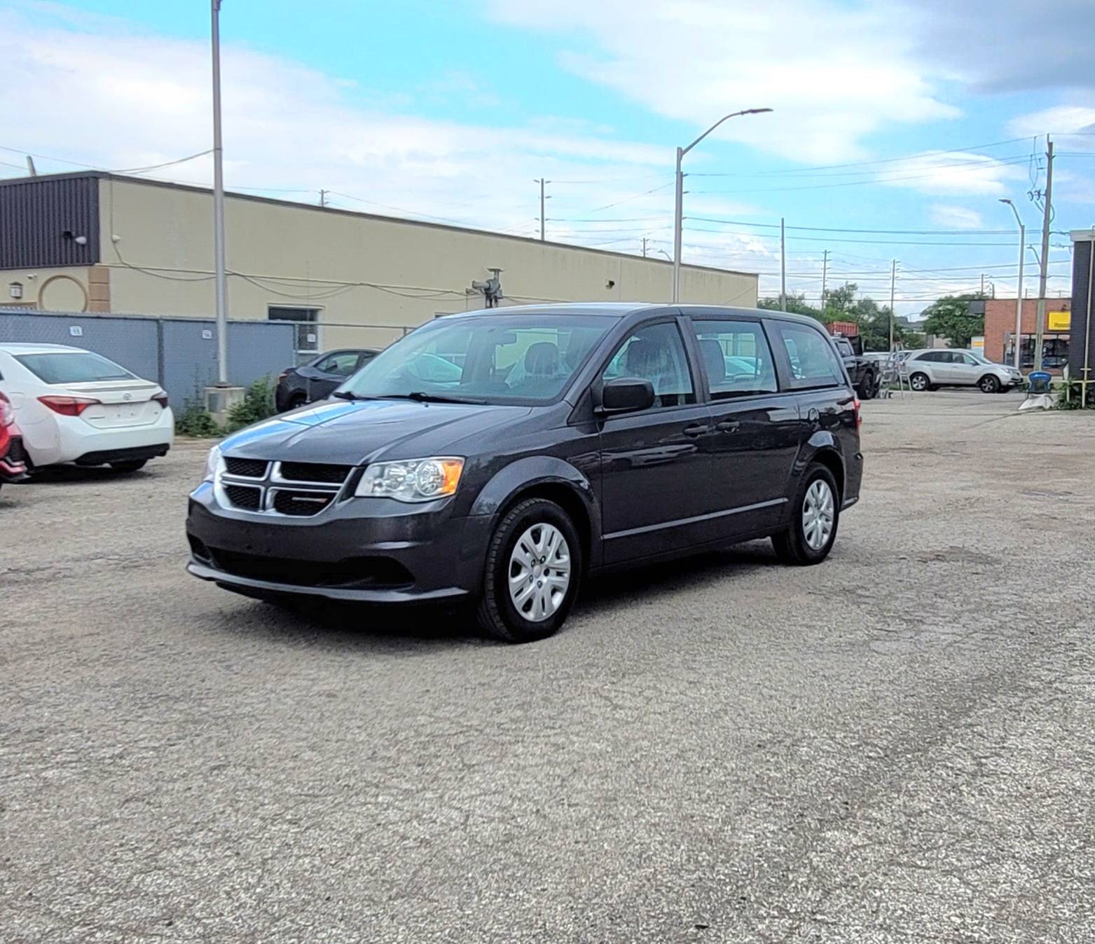 /starmotorsinc/2017-Dodge-GrandCaravan-21096919309889772.jpg