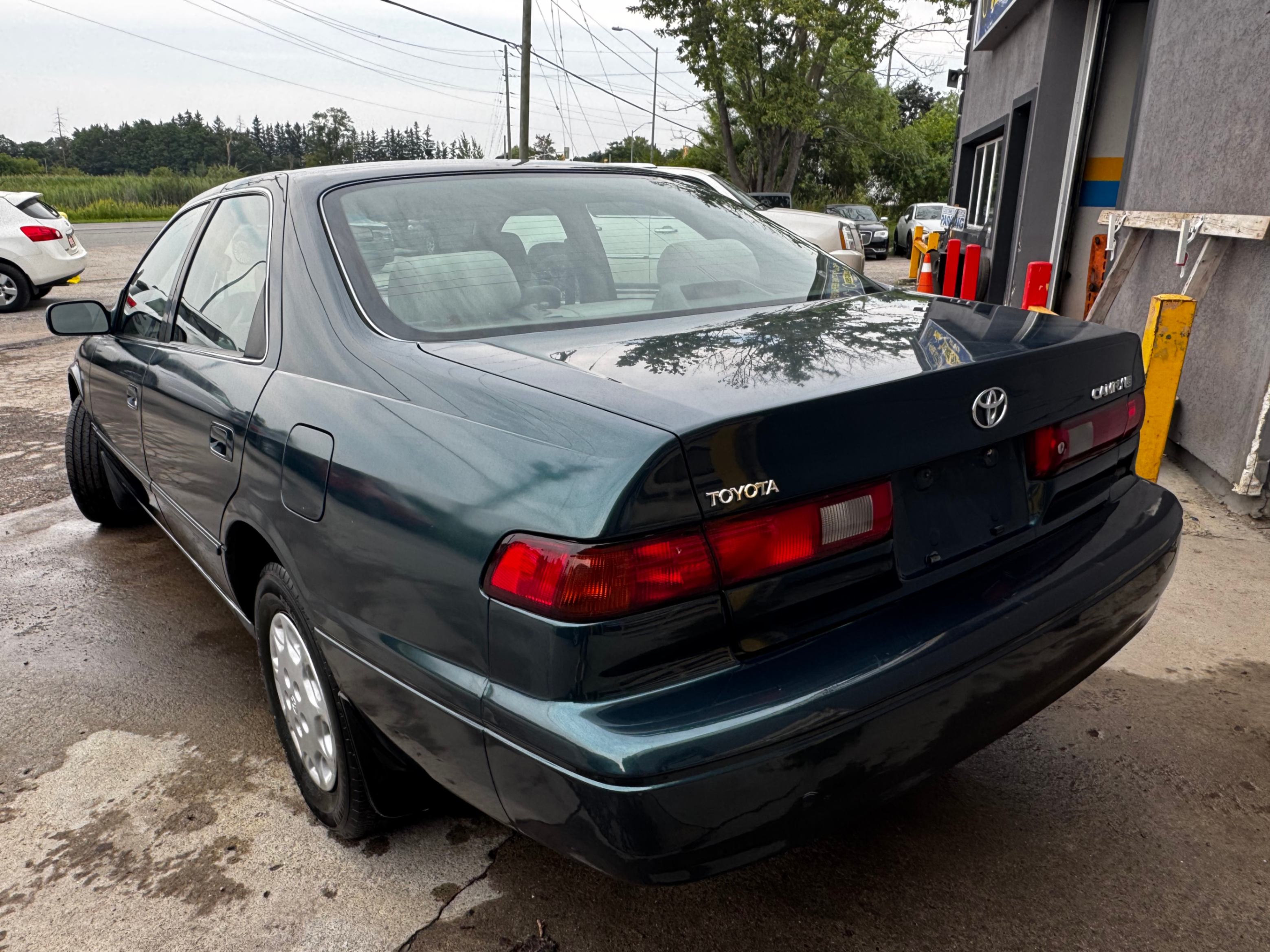 /stouffvilleautosales/1998-Toyota-Camry-09568163886591963.jpg