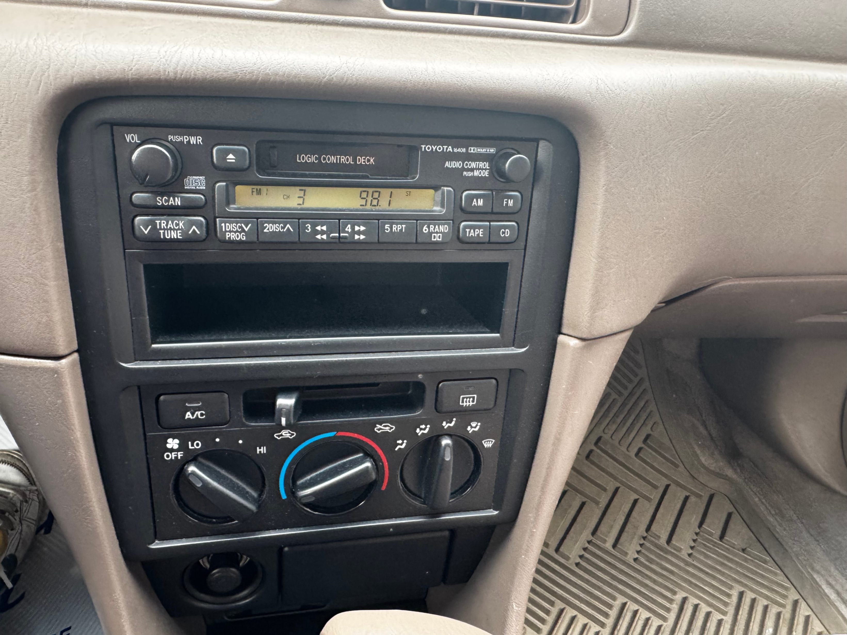 /stouffvilleautosales/1998-Toyota-Camry-7231040393977177.jpg