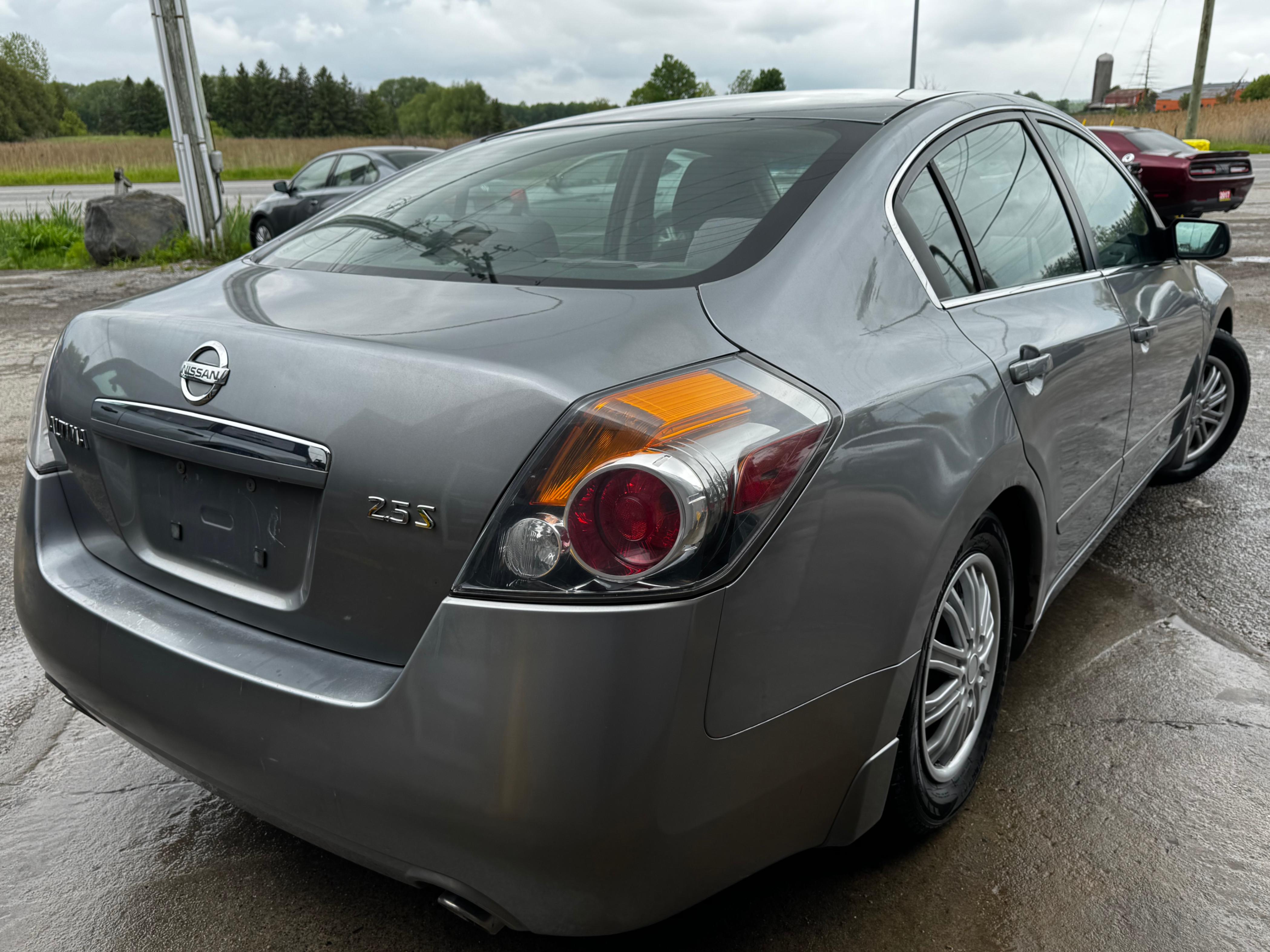 /stouffvilleautosales/2009-Nissan-Altima-8215145644552202.jpg