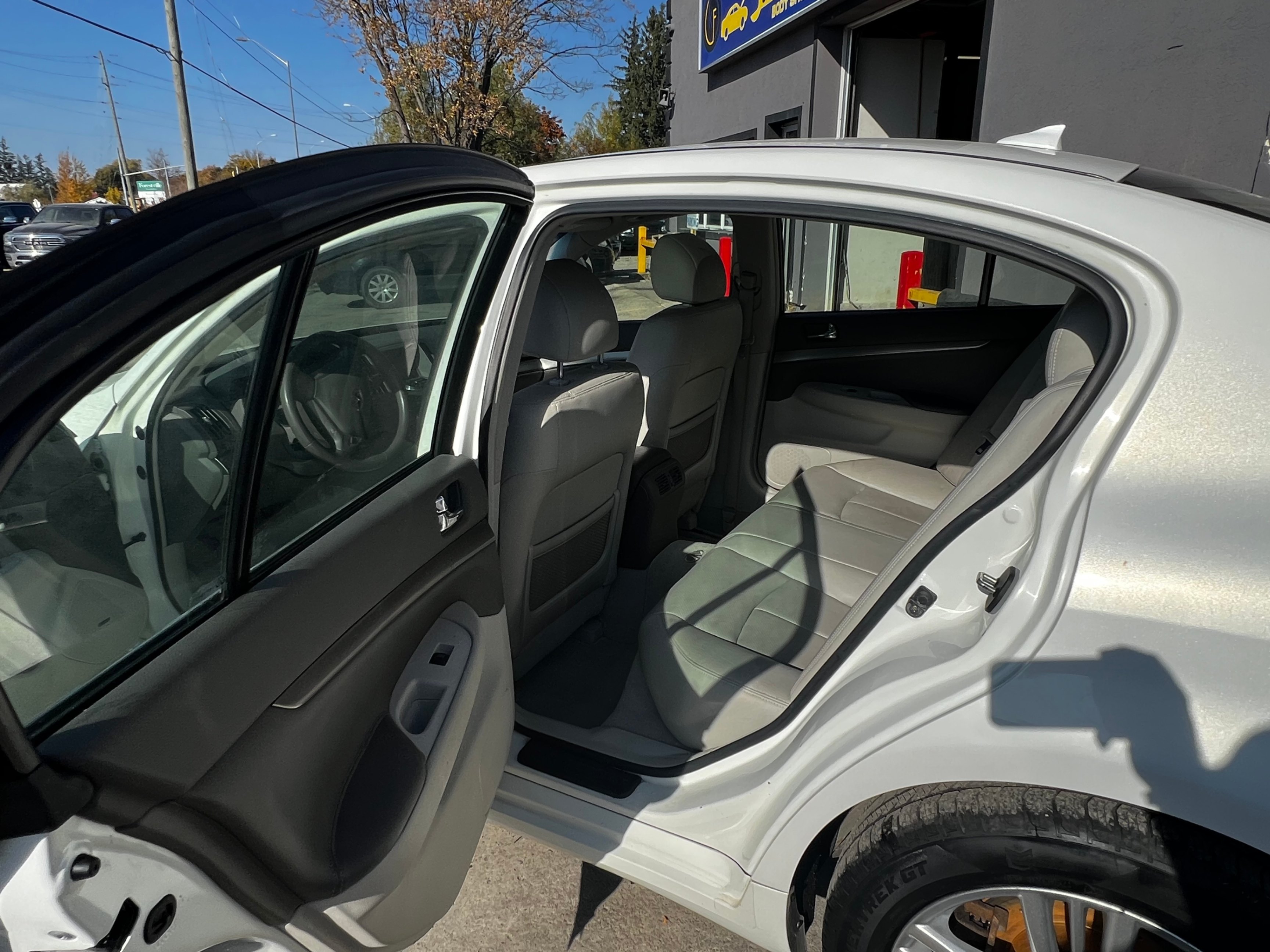 /stouffvilleautosales/2010-INFINITI-G37-06505334720399847.jpg