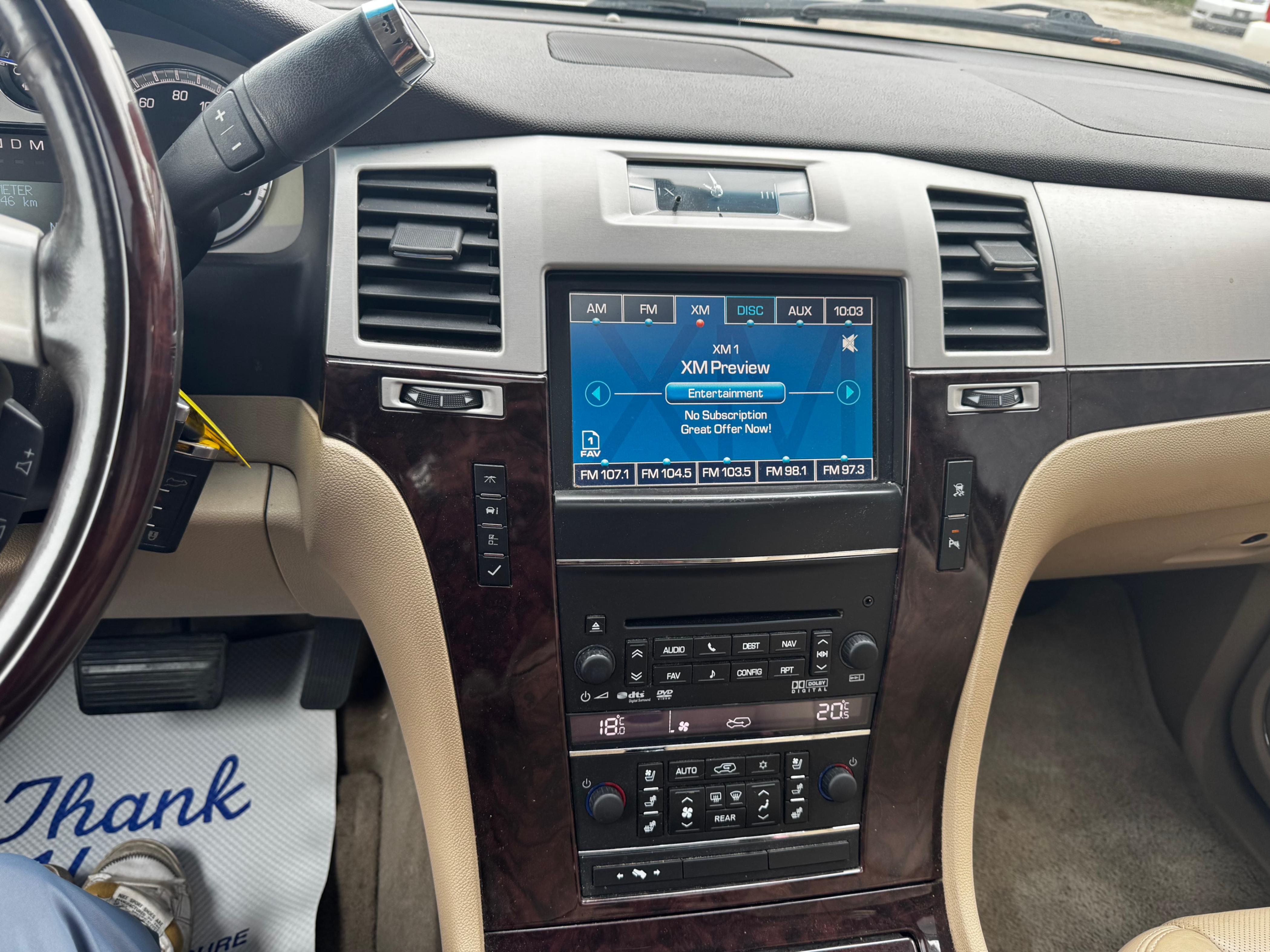 /stouffvilleautosales/2011-Cadillac-Escalade-2628131548270394.jpg