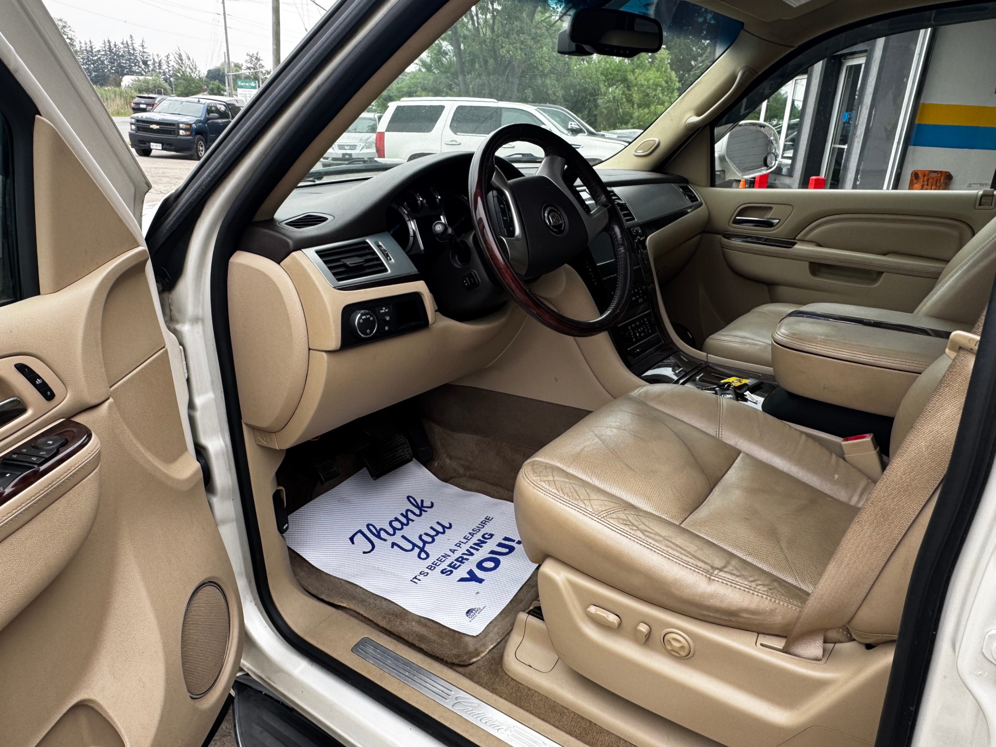 /stouffvilleautosales/2011-Cadillac-Escalade-34315333354548083.jpg