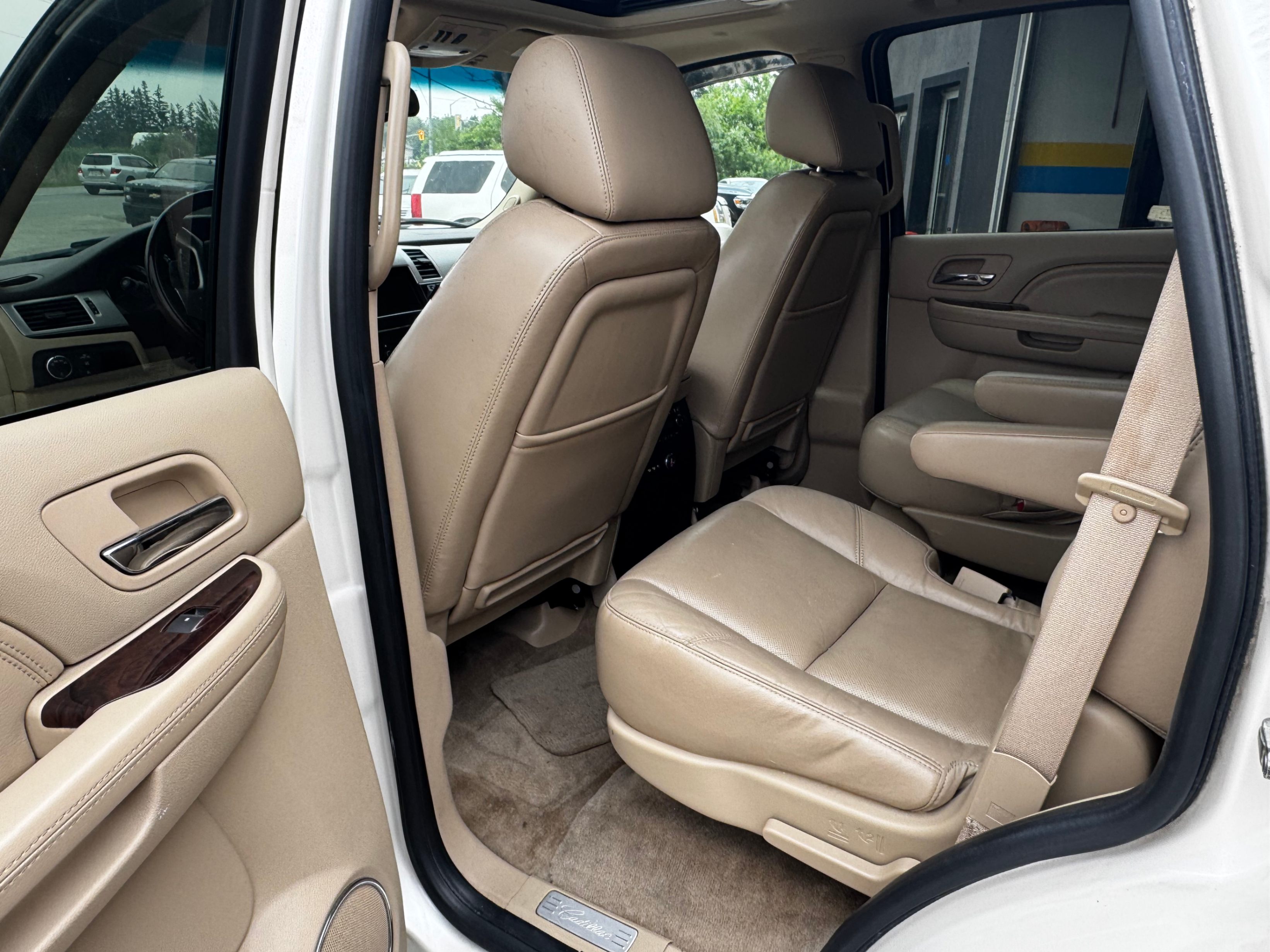 /stouffvilleautosales/2011-Cadillac-Escalade-7350836721627381.jpg