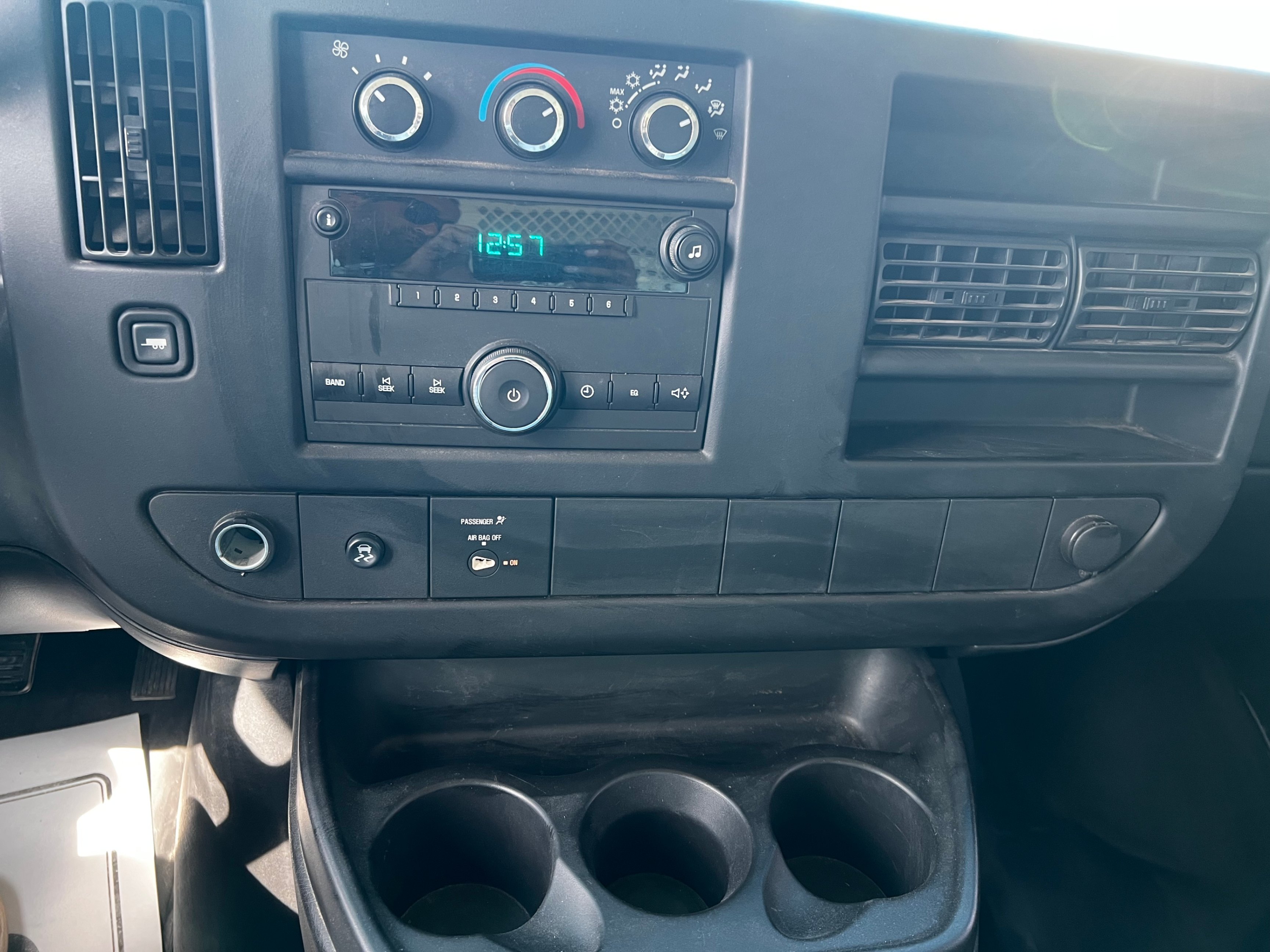 /stouffvilleautosales/2011-Chevrolet-ExpressCargo-9005532626120312.jpg