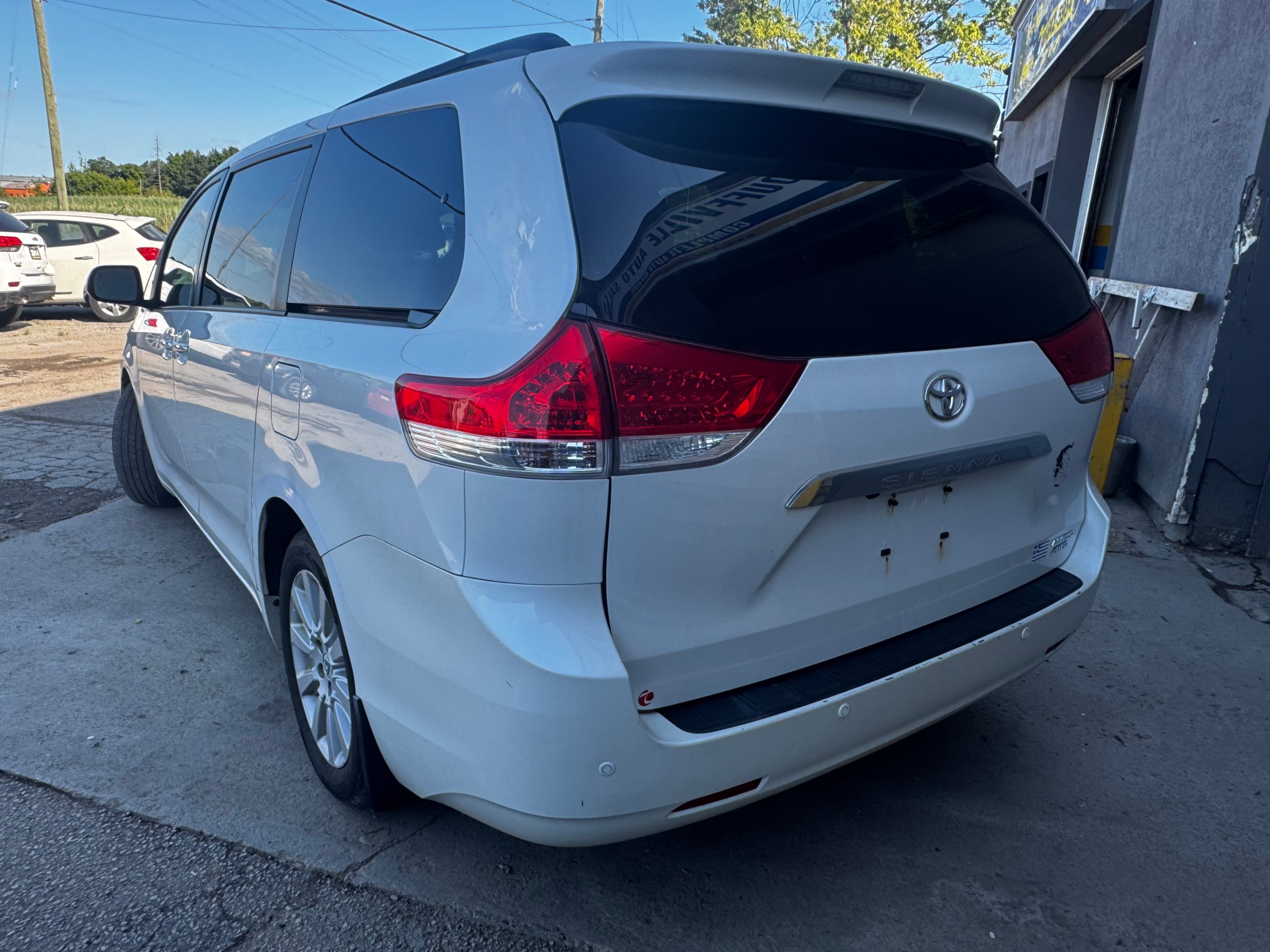 /stouffvilleautosales/2012-Toyota-Sienna-30199968933471166.jpg