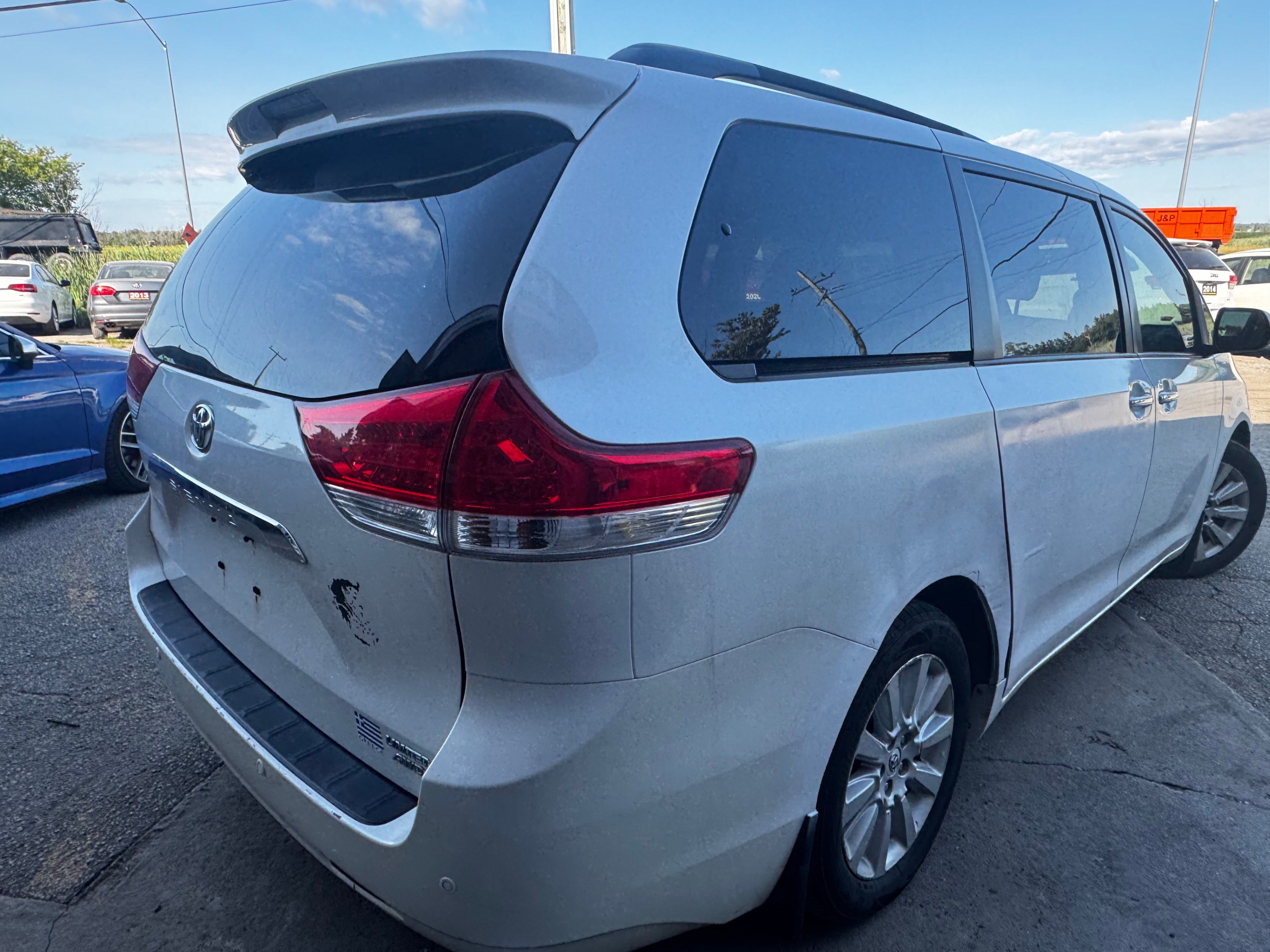 /stouffvilleautosales/2012-Toyota-Sienna-3622719209579559.jpg
