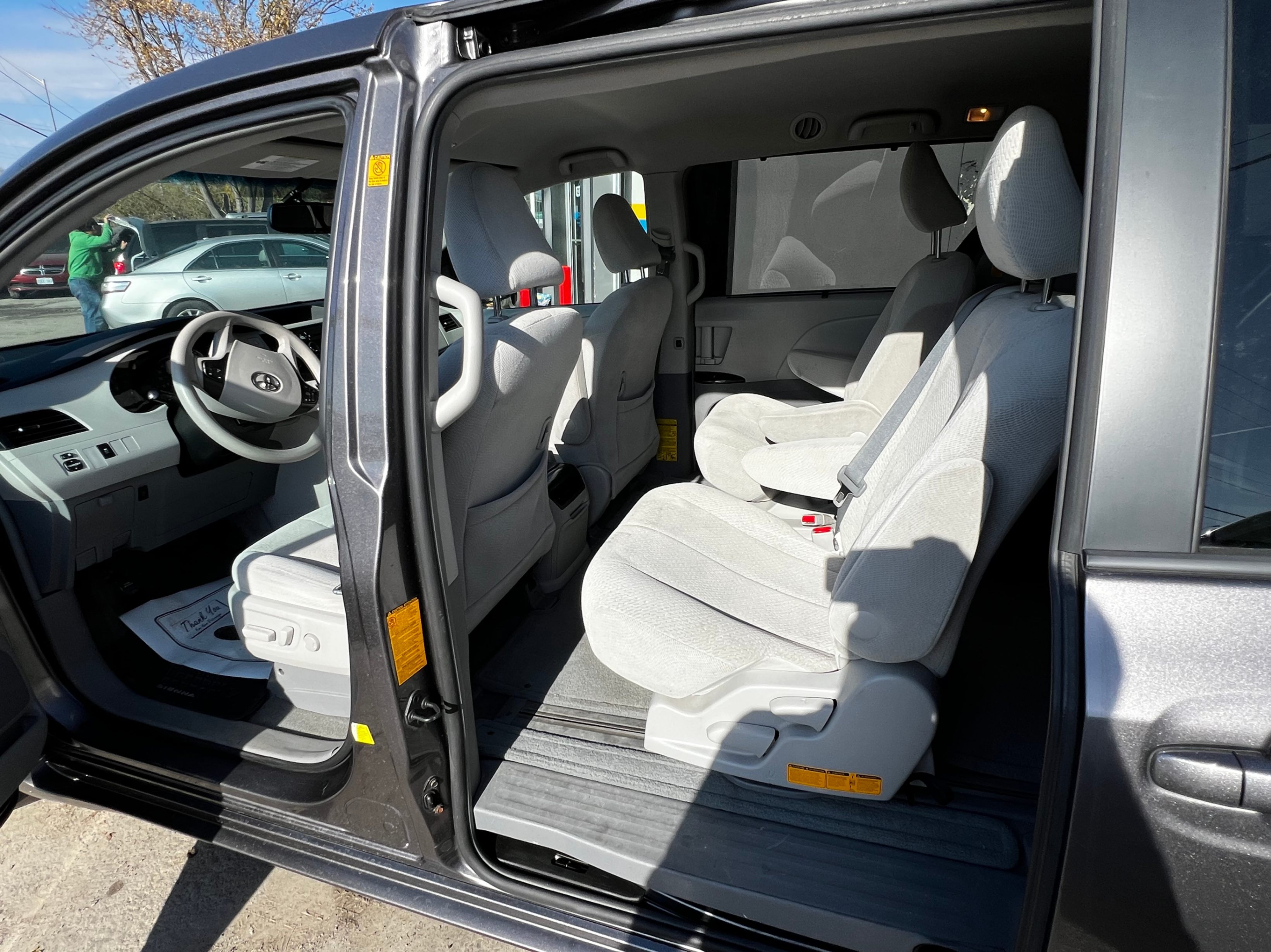 /stouffvilleautosales/2012-Toyota-Sienna-8590176139656607.jpg