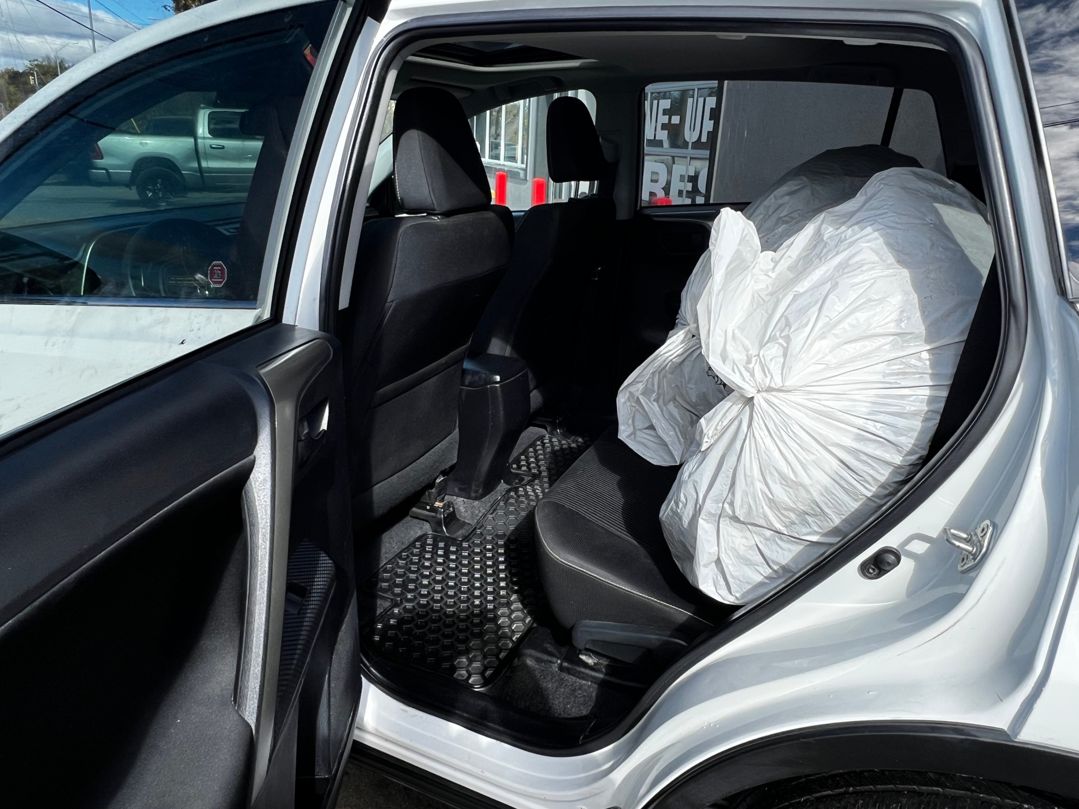/stouffvilleautosales/2013-Toyota-RAV4-7272277660246462.jpg