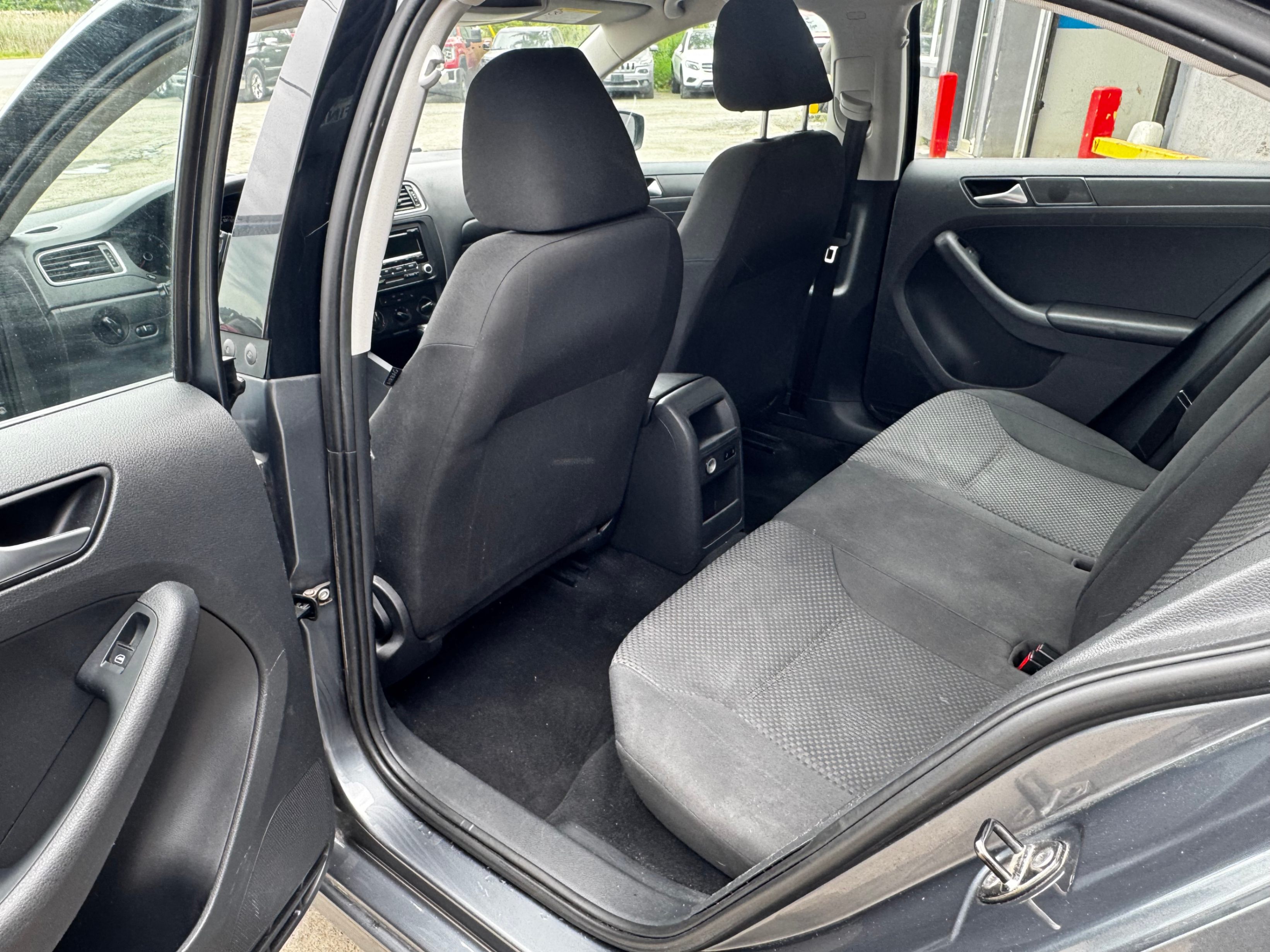 /stouffvilleautosales/2013-Volkswagen-Jetta-39538336886087766.jpg
