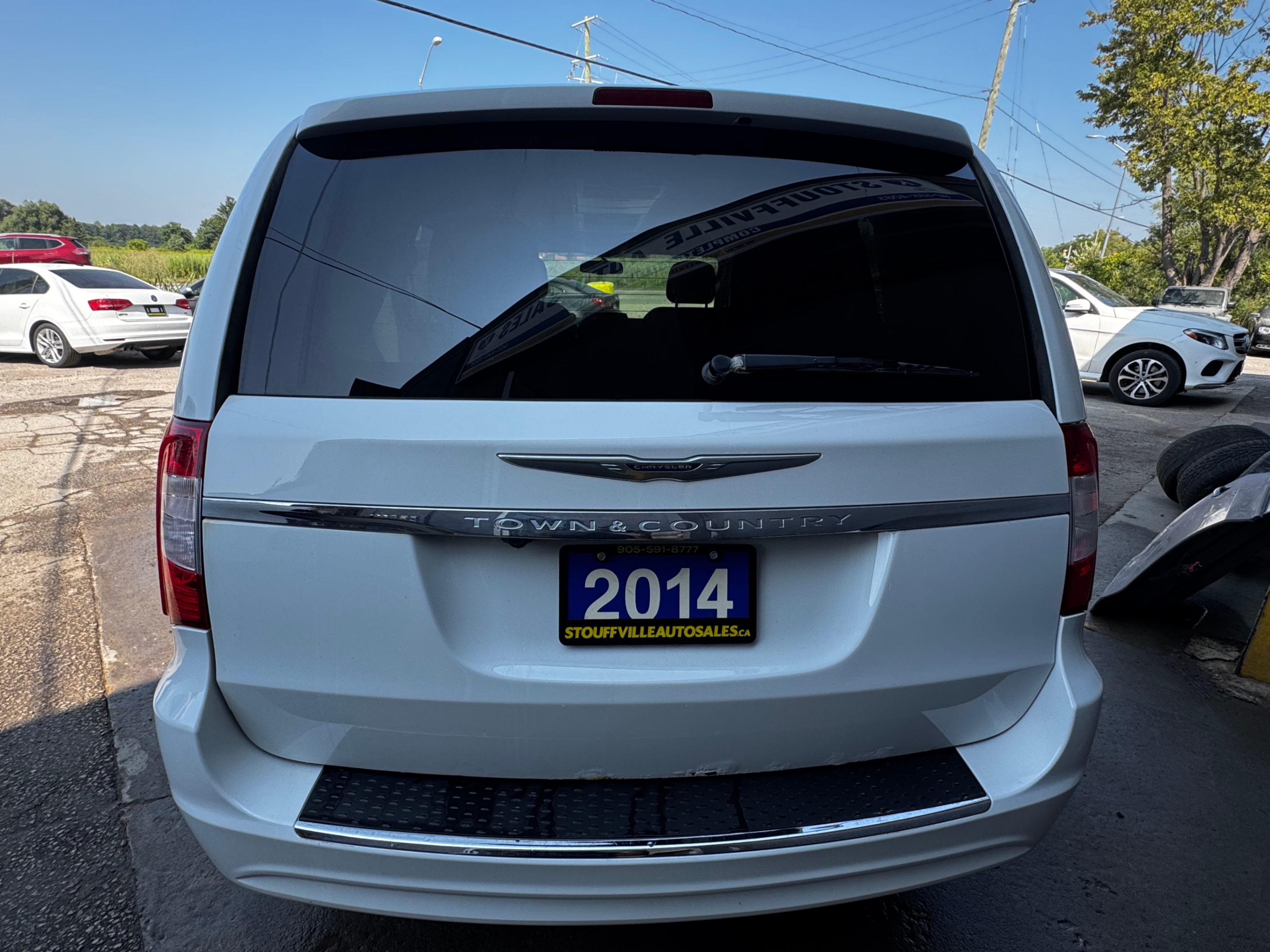 /stouffvilleautosales/2014-Chrysler-Town&-8107721752042223.jpg