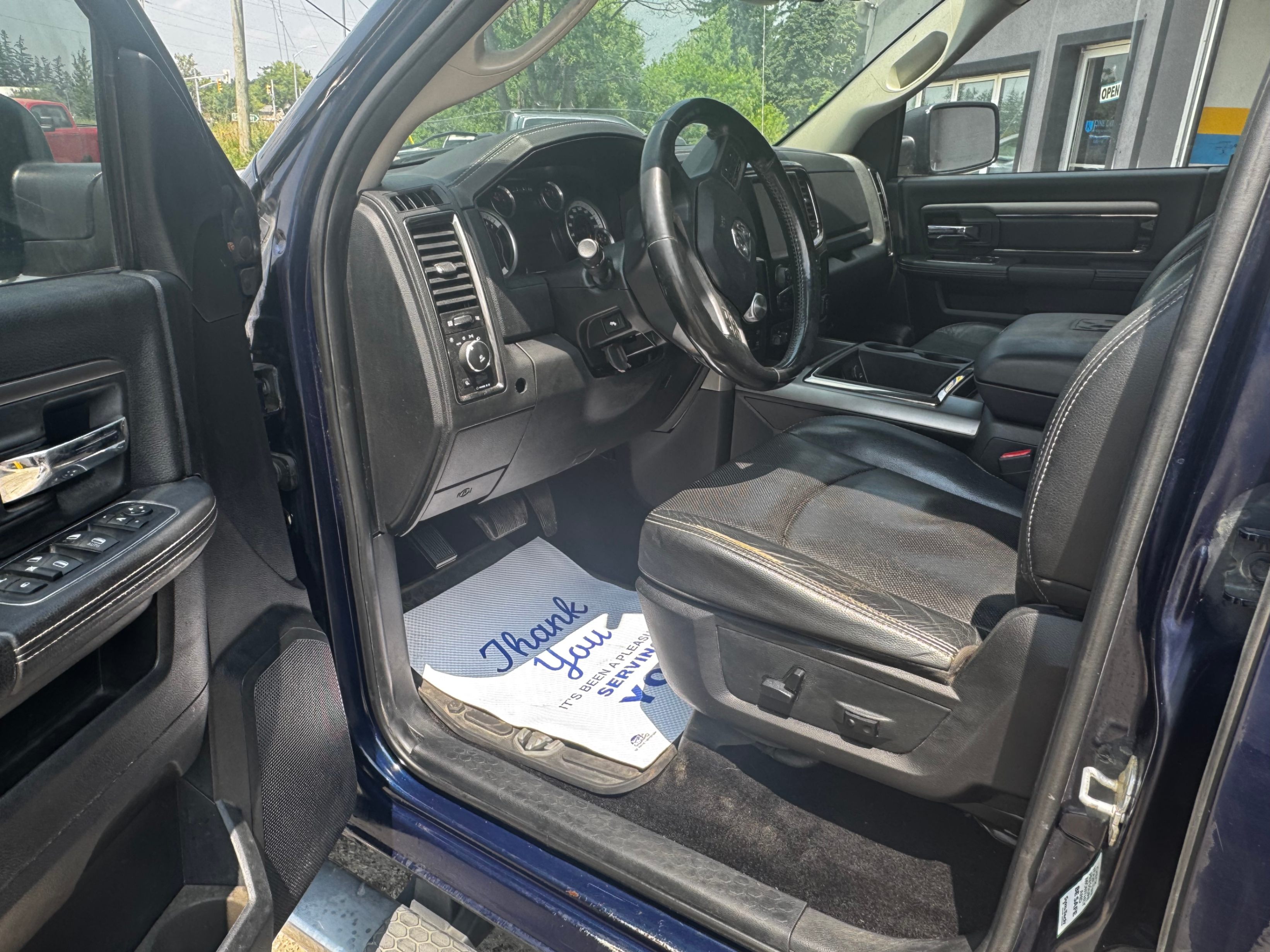 /stouffvilleautosales/2014-Ram-1500-4001186543283324.jpg