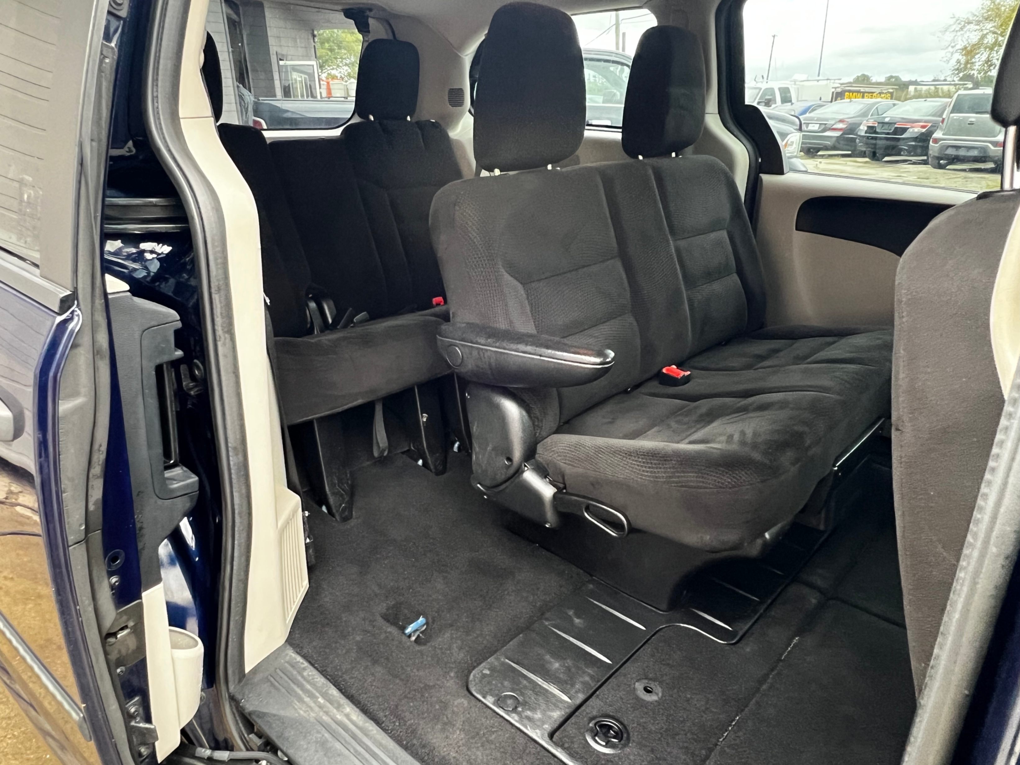 /stouffvilleautosales/2015-Dodge-GrandCaravan-6395453575793513.jpg