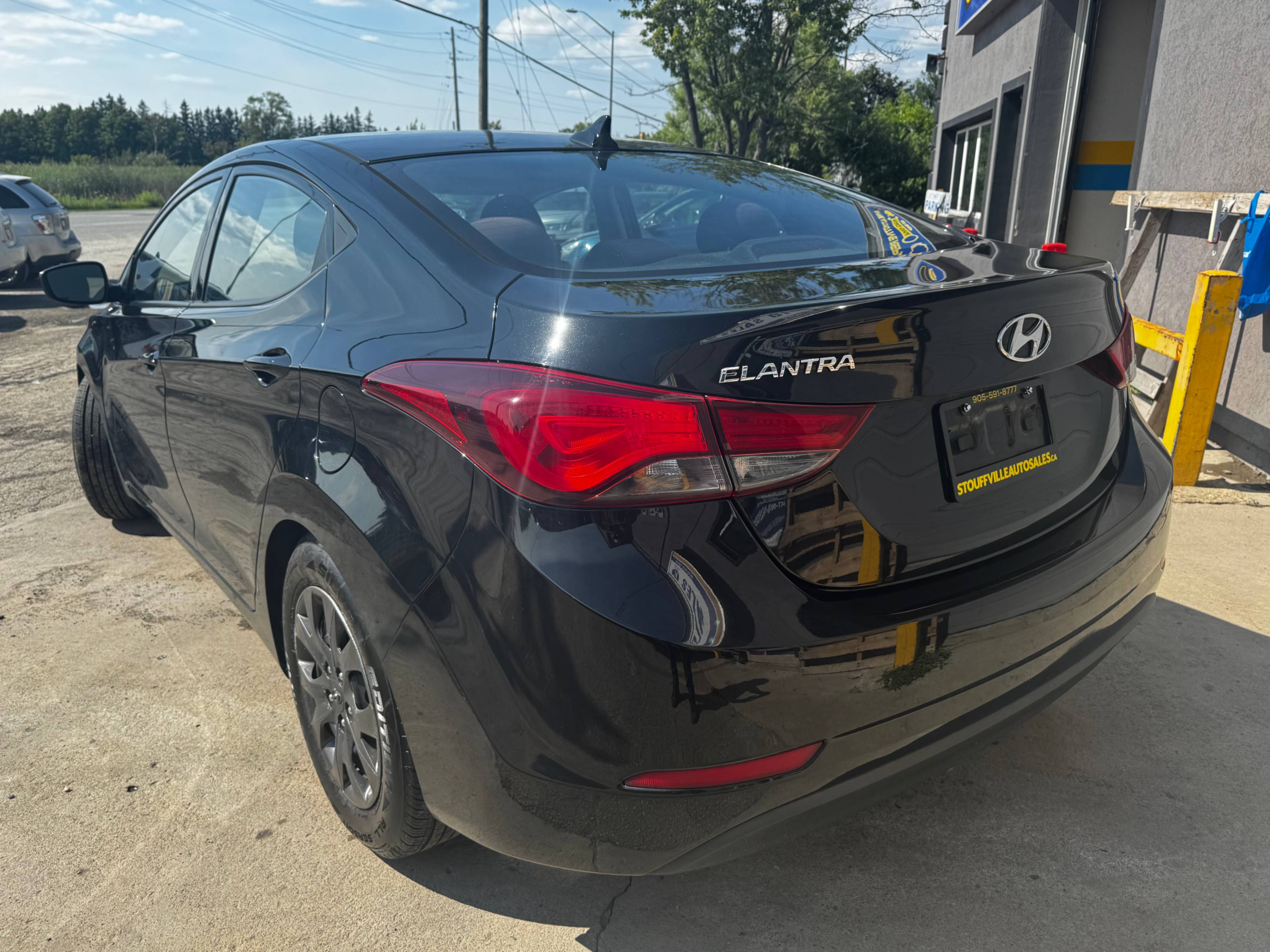 /stouffvilleautosales/2015-Hyundai-Elantra-33244539182545574.jpg