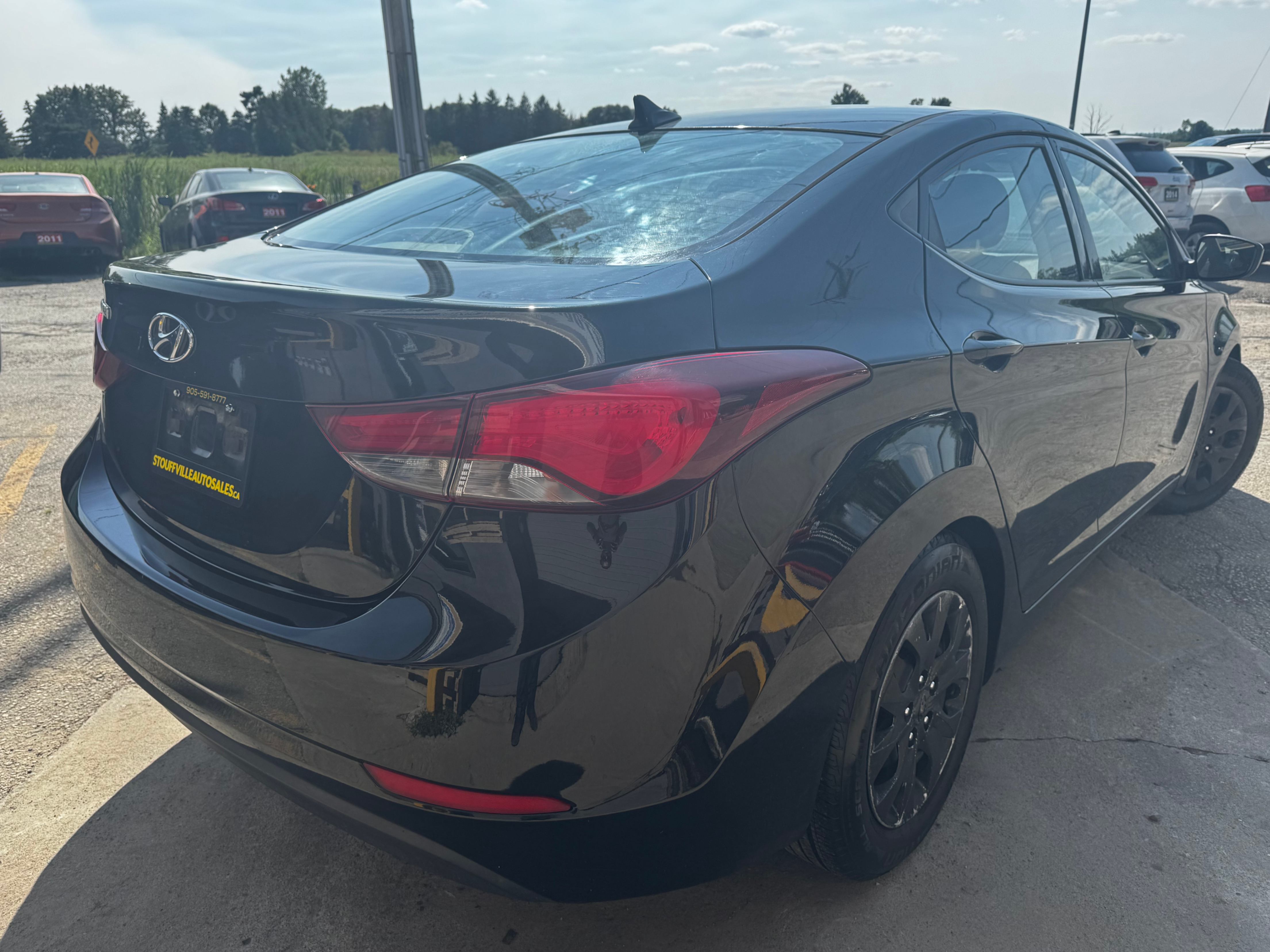 /stouffvilleautosales/2015-Hyundai-Elantra-53853501015162.jpg
