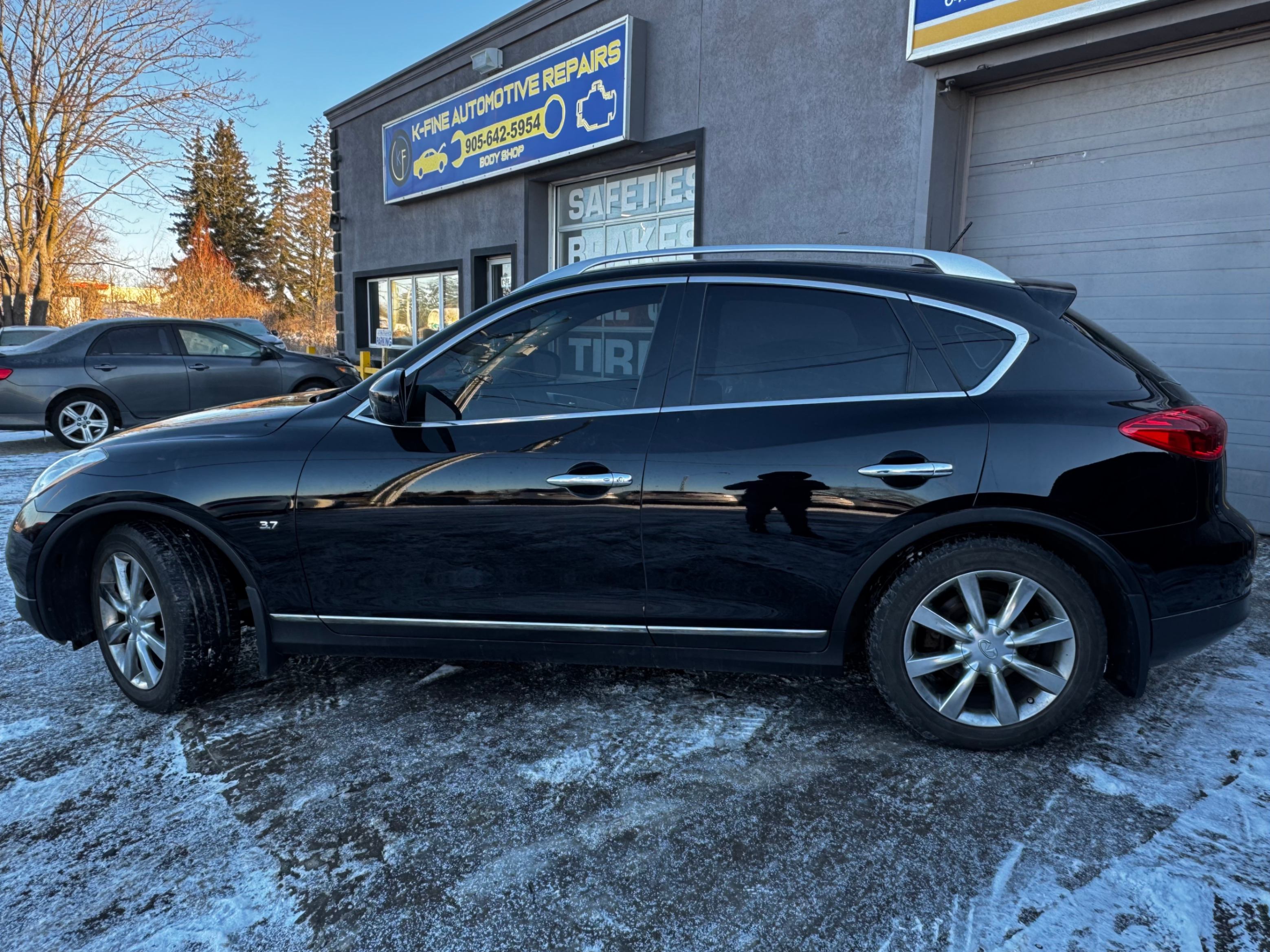/stouffvilleautosales/2015-INFINITI-QX50-31368596303157315.jpg