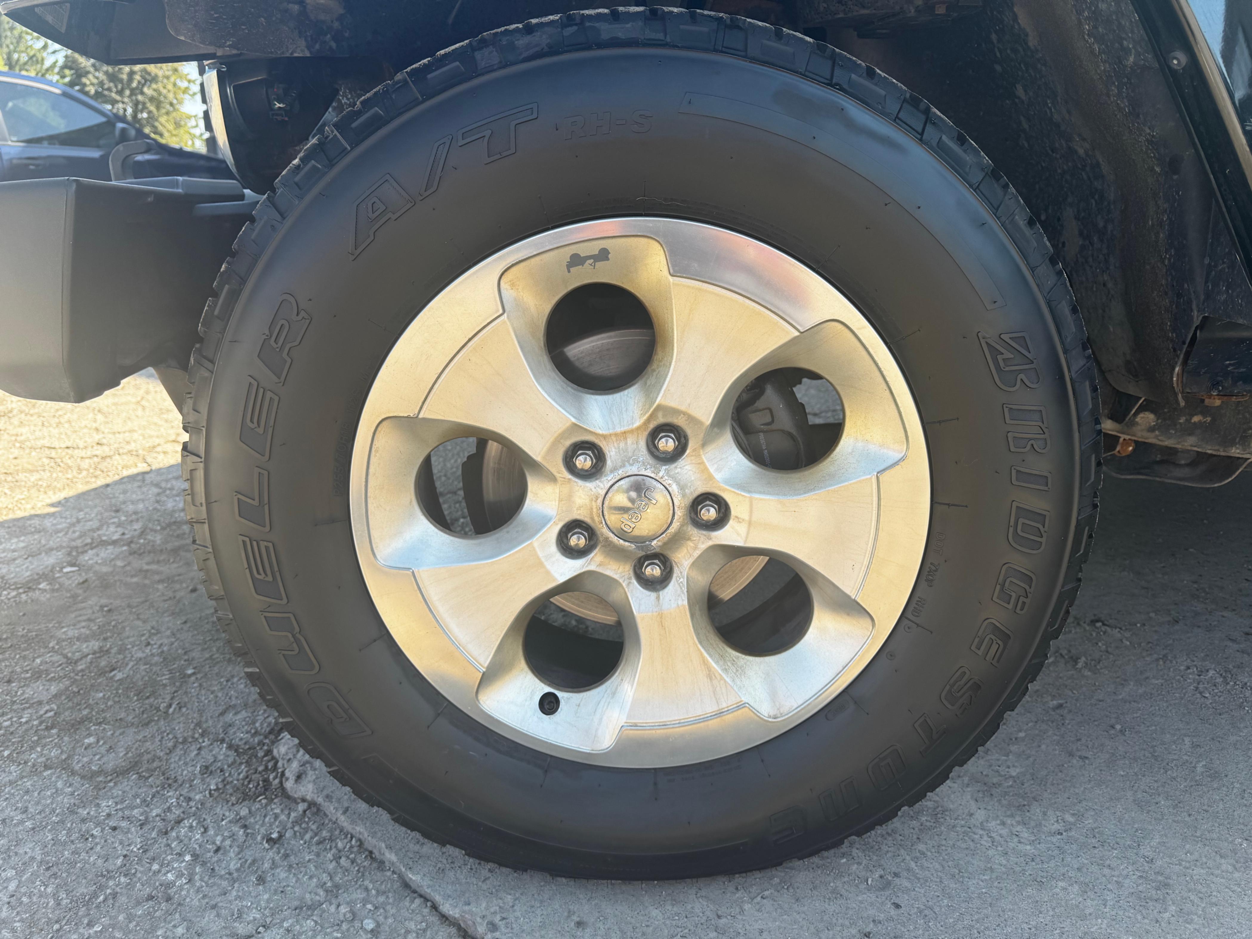 /stouffvilleautosales/2015-Jeep-WranglerUnlimited-39527636131895005.jpg
