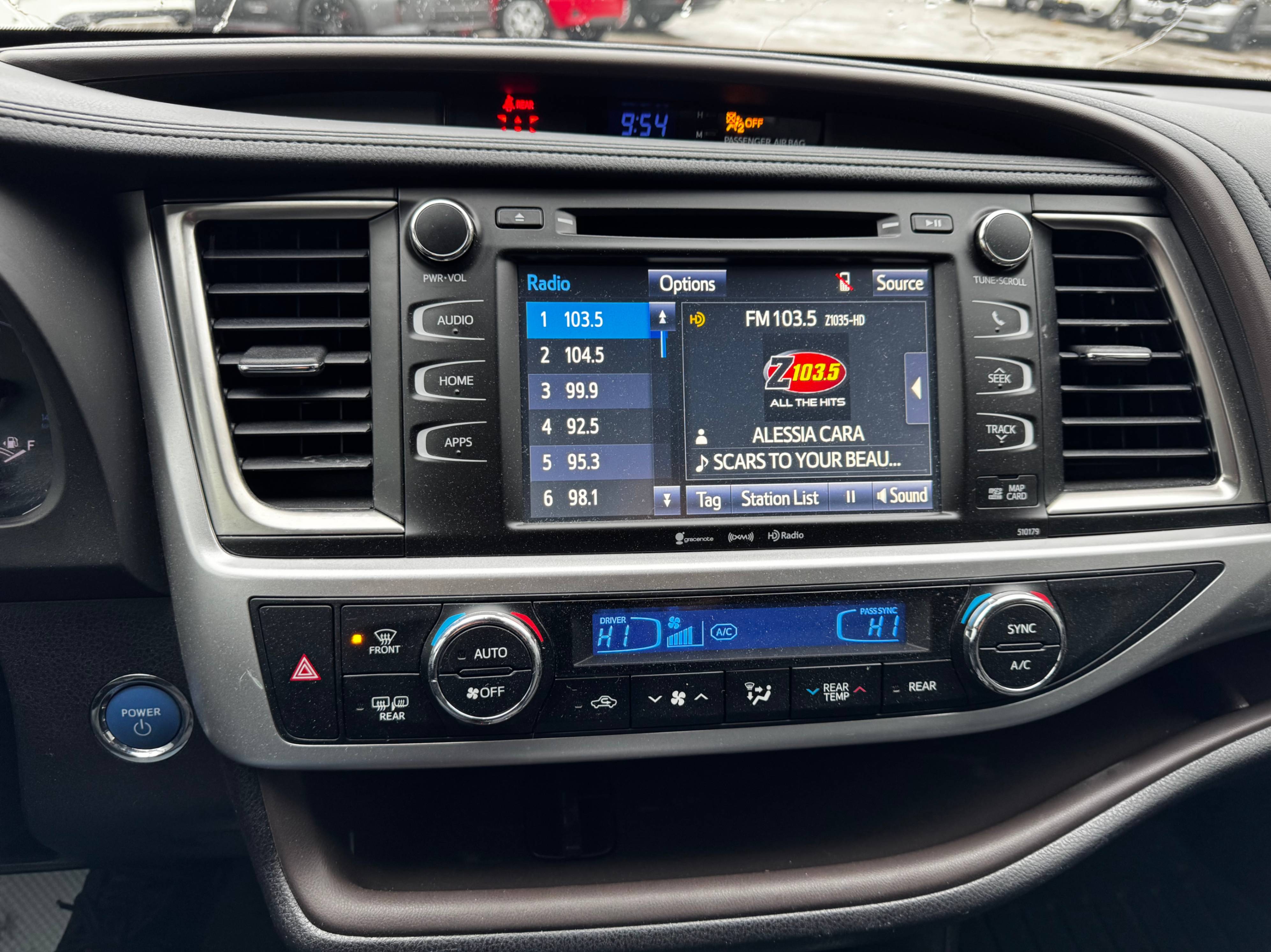 /stouffvilleautosales/2017-Toyota-HighlanderHybrid-2497593030475893.jpg