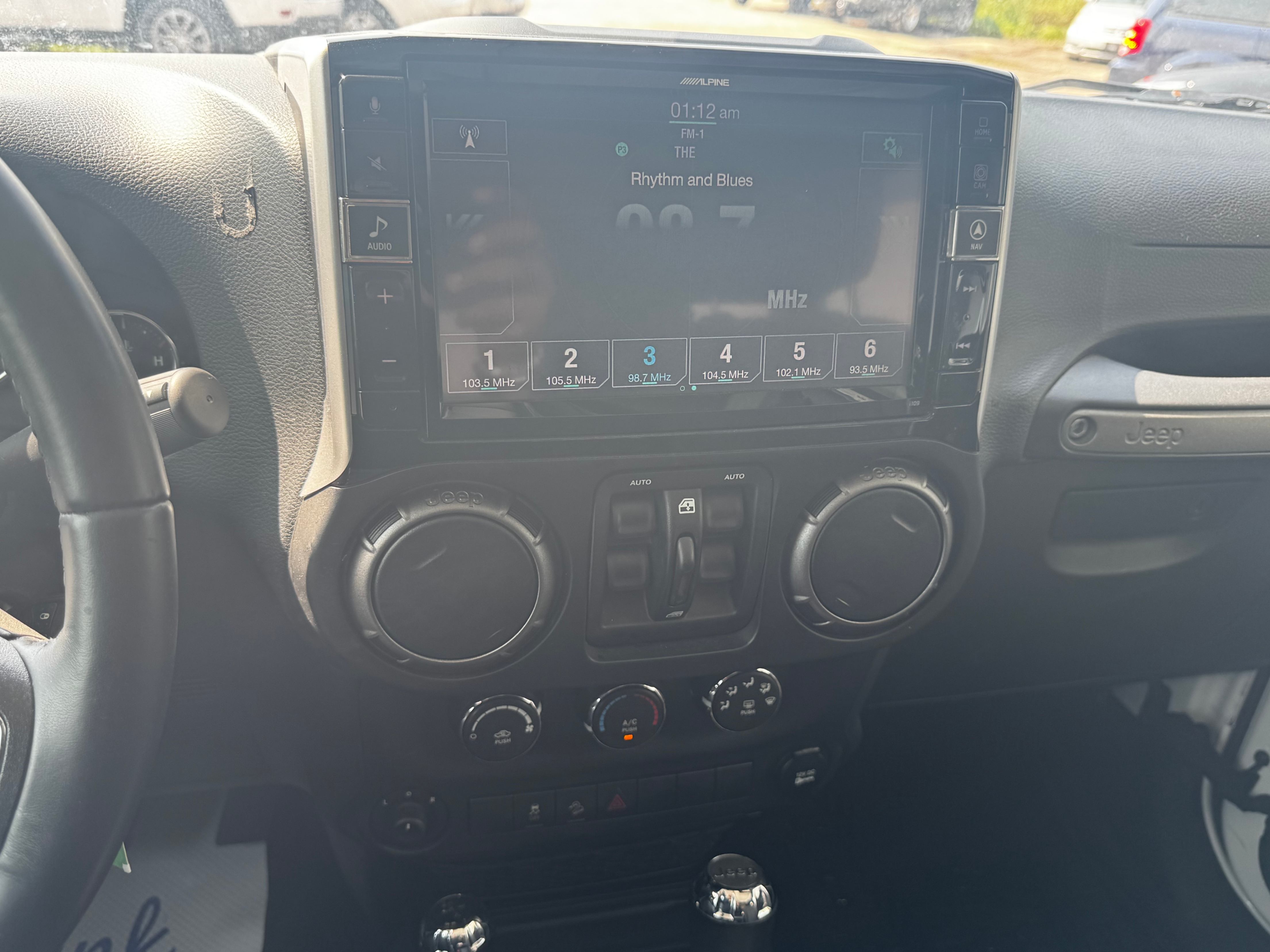 /stouffvilleautosales/2018-Jeep-WranglerJK-30100993451046043.jpg