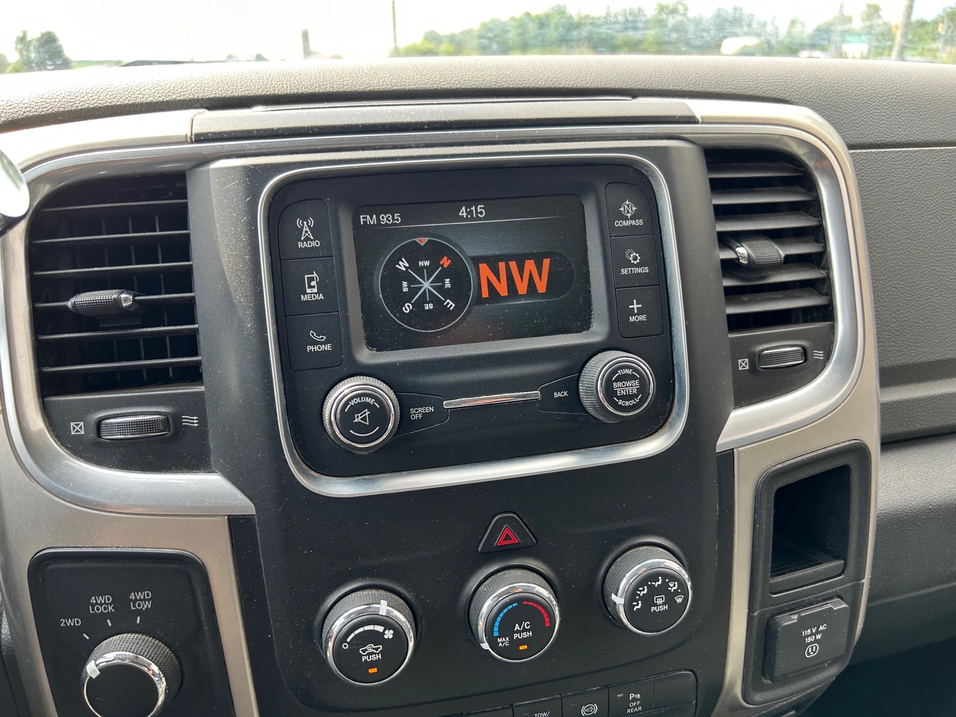 /stouffvilleautosales/2018-Ram-2500-30812960030617775.jpg