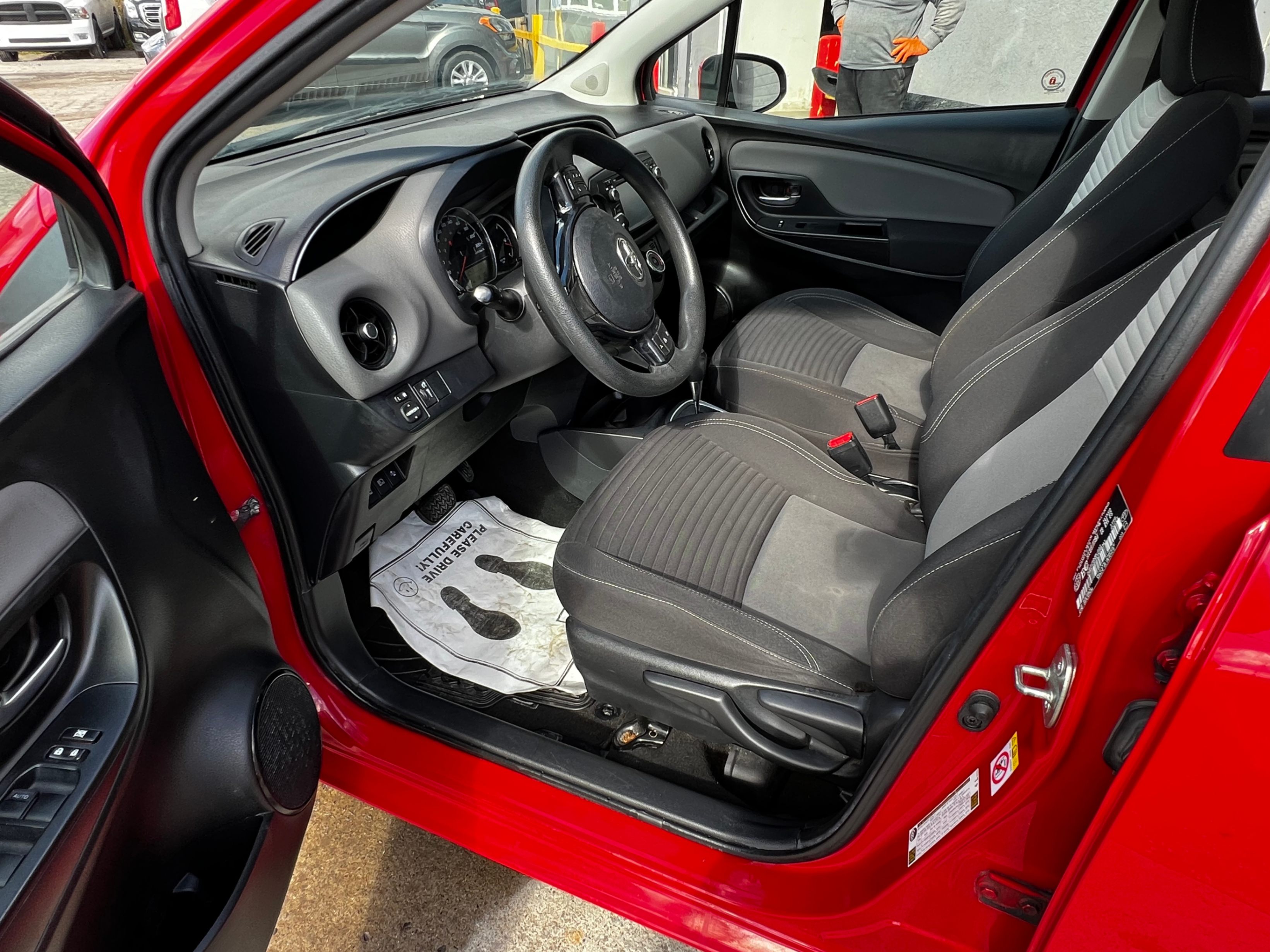 /stouffvilleautosales/2018-Toyota-YarisHatchback-08160118126482208.jpg