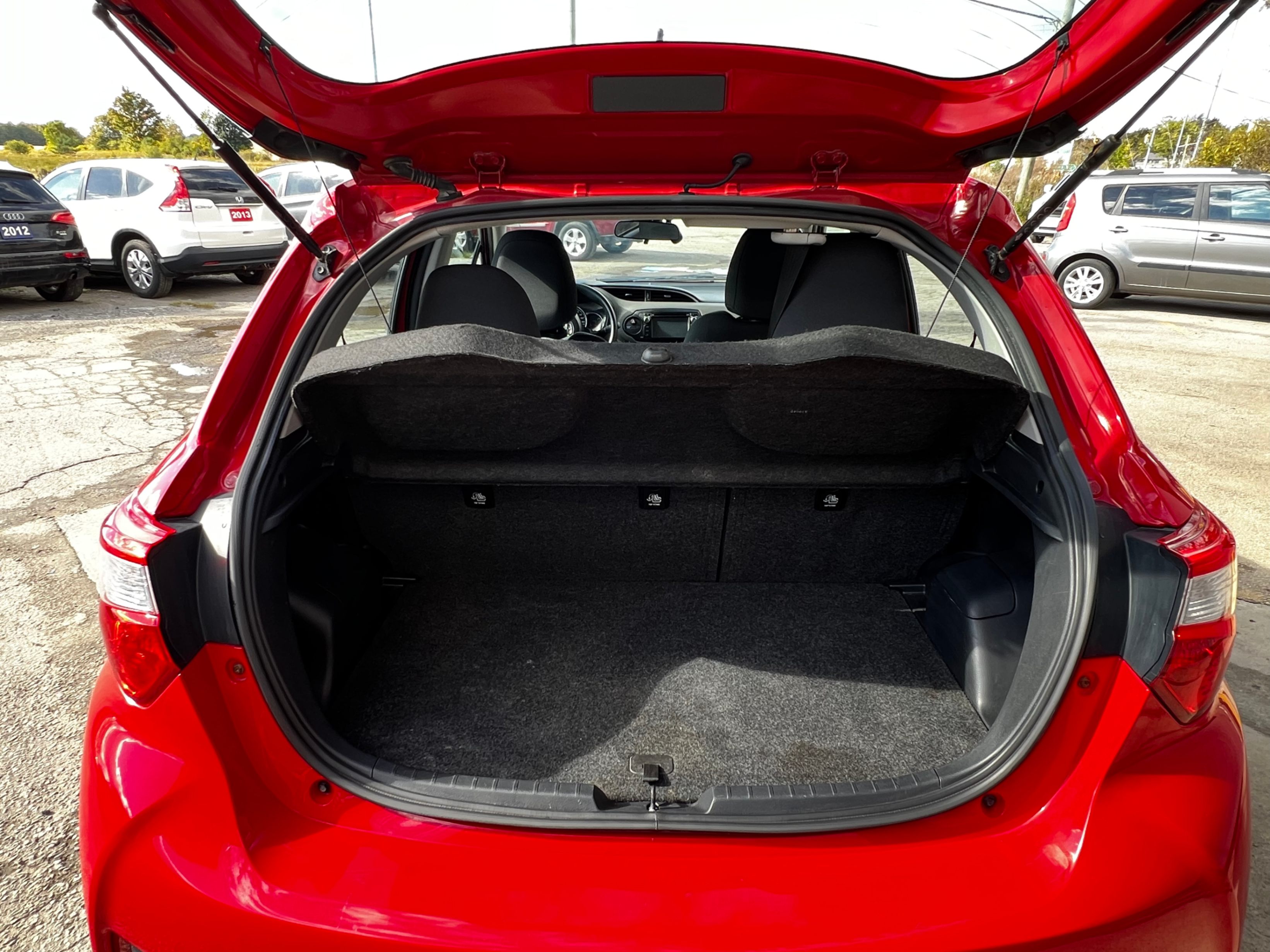 /stouffvilleautosales/2018-Toyota-YarisHatchback-8945889978313084.jpg