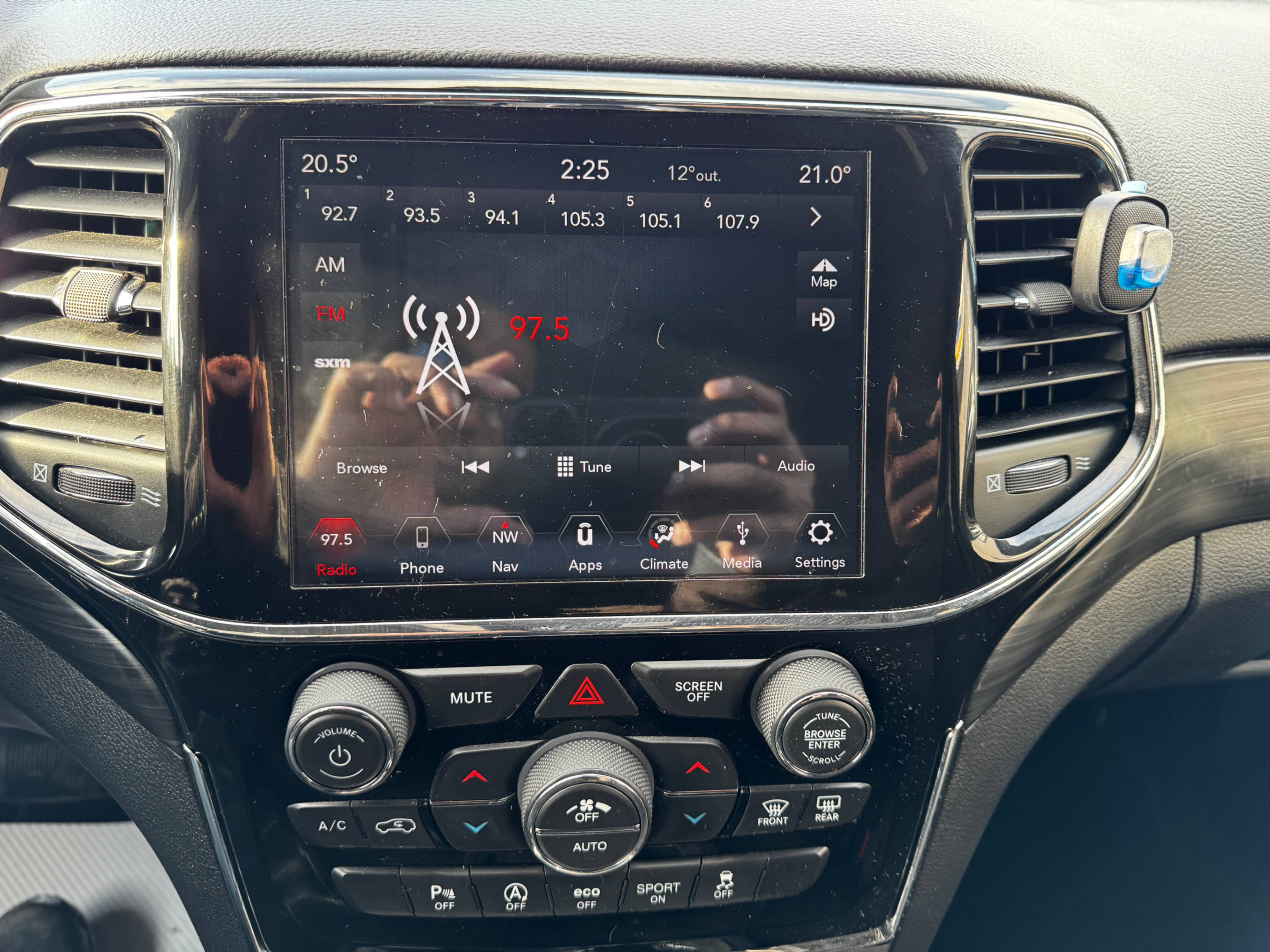 /stouffvilleautosales/2019-Jeep-GrandCherokee-17654801321439484.jpg