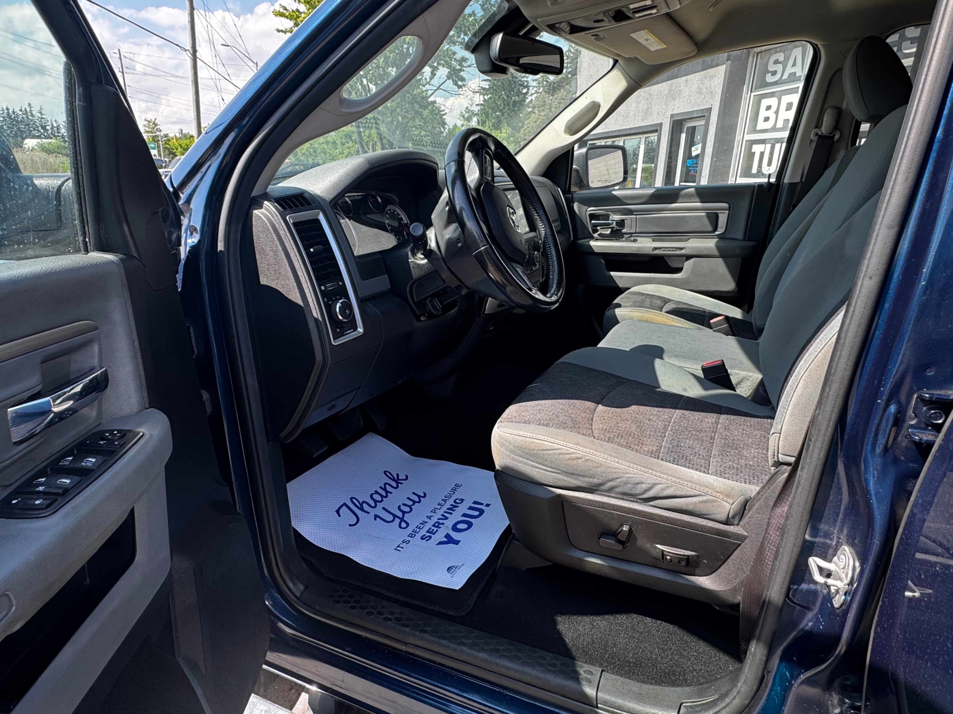 /stouffvilleautosales/2019-Ram-1500Classic-033459371596027854.jpg