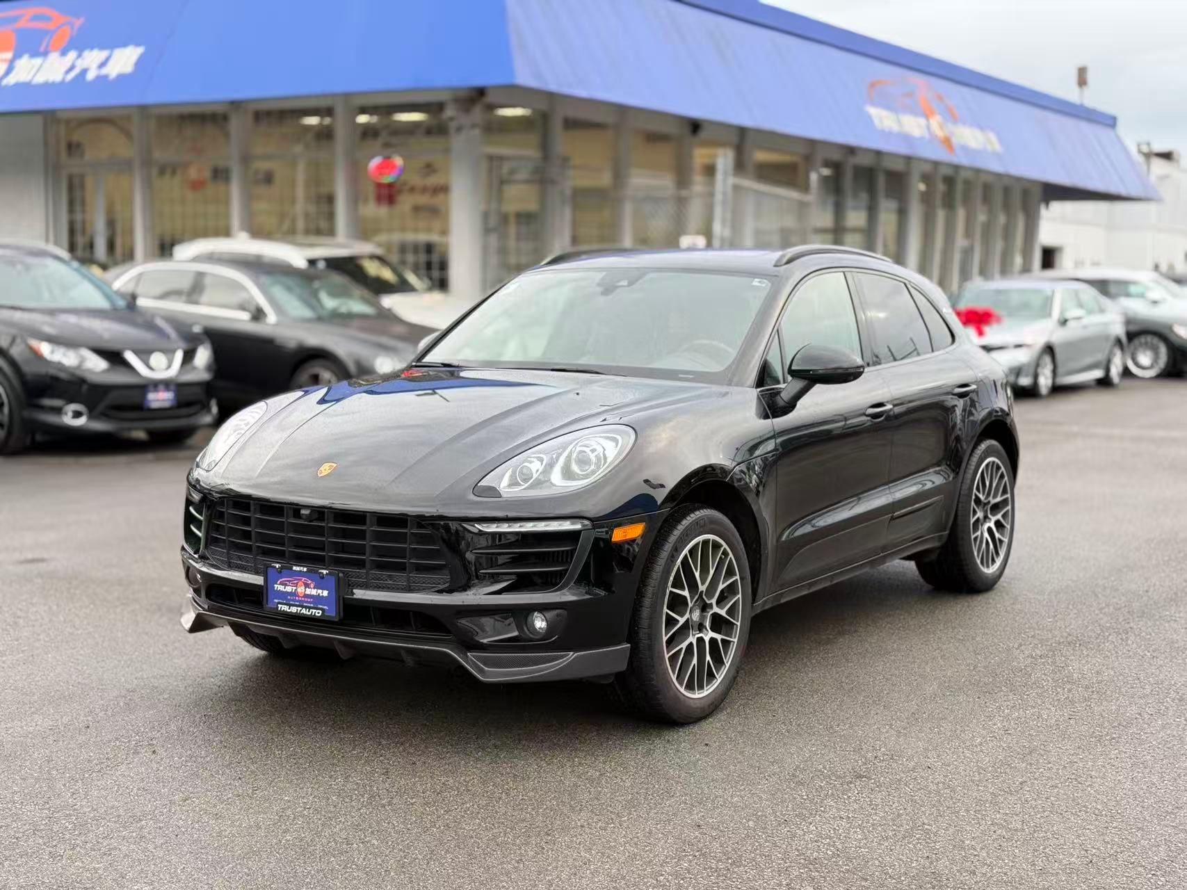 2017 Porsche Macan AWD 4dr S