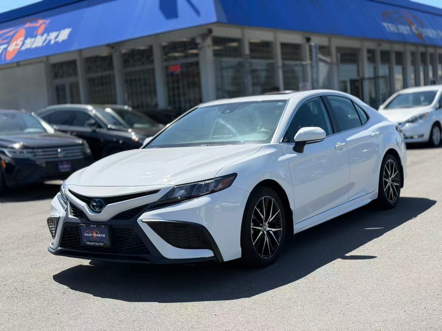 2022 Toyota Camry Hybrid Hybrid SE Auto