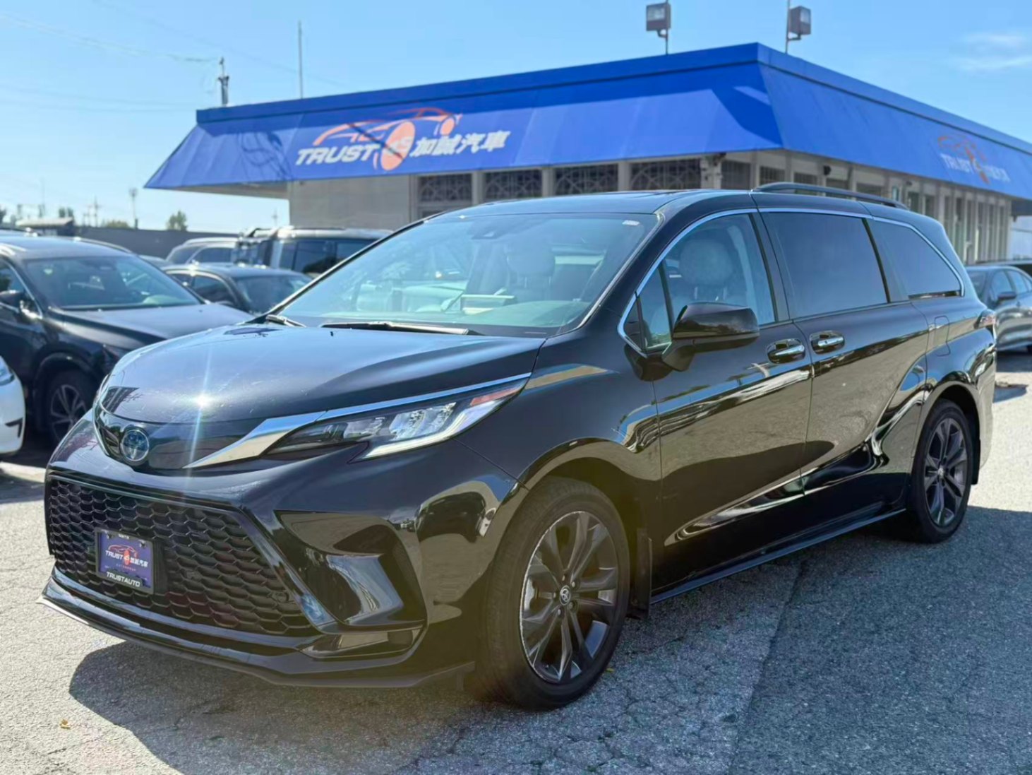 2022 Toyota Sienna Hybrid SIENNA XSE FWD
