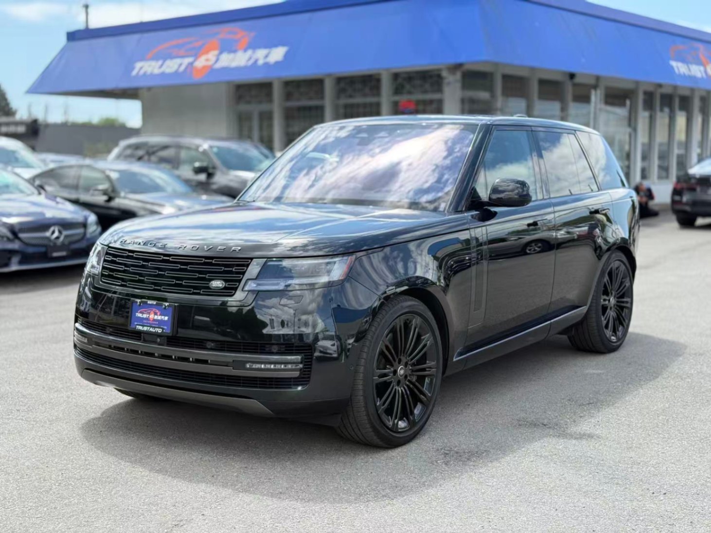 2023 Land Rover Range Rover P530 SE SWB
