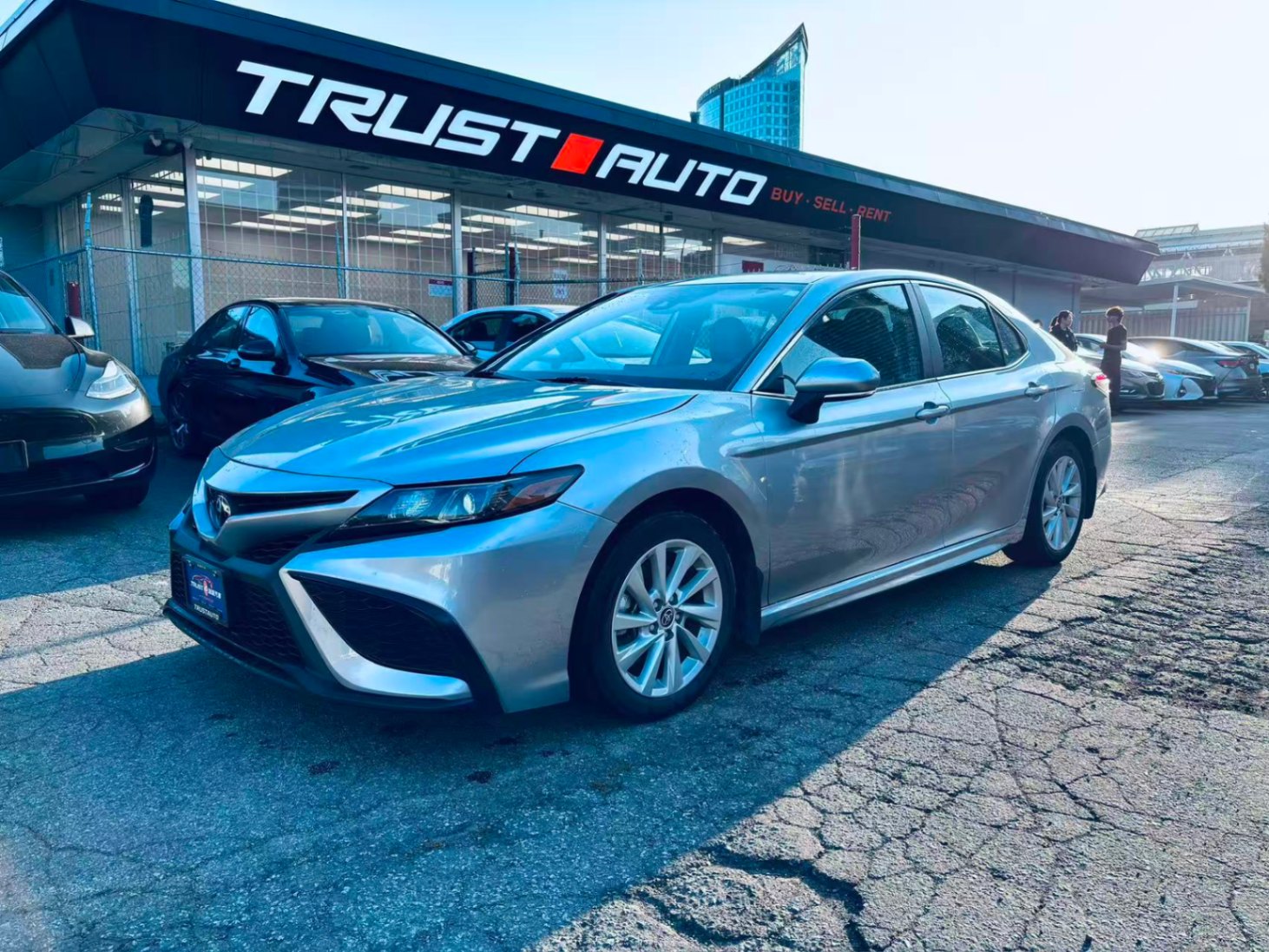 2023 Toyota Camry SE Auto
