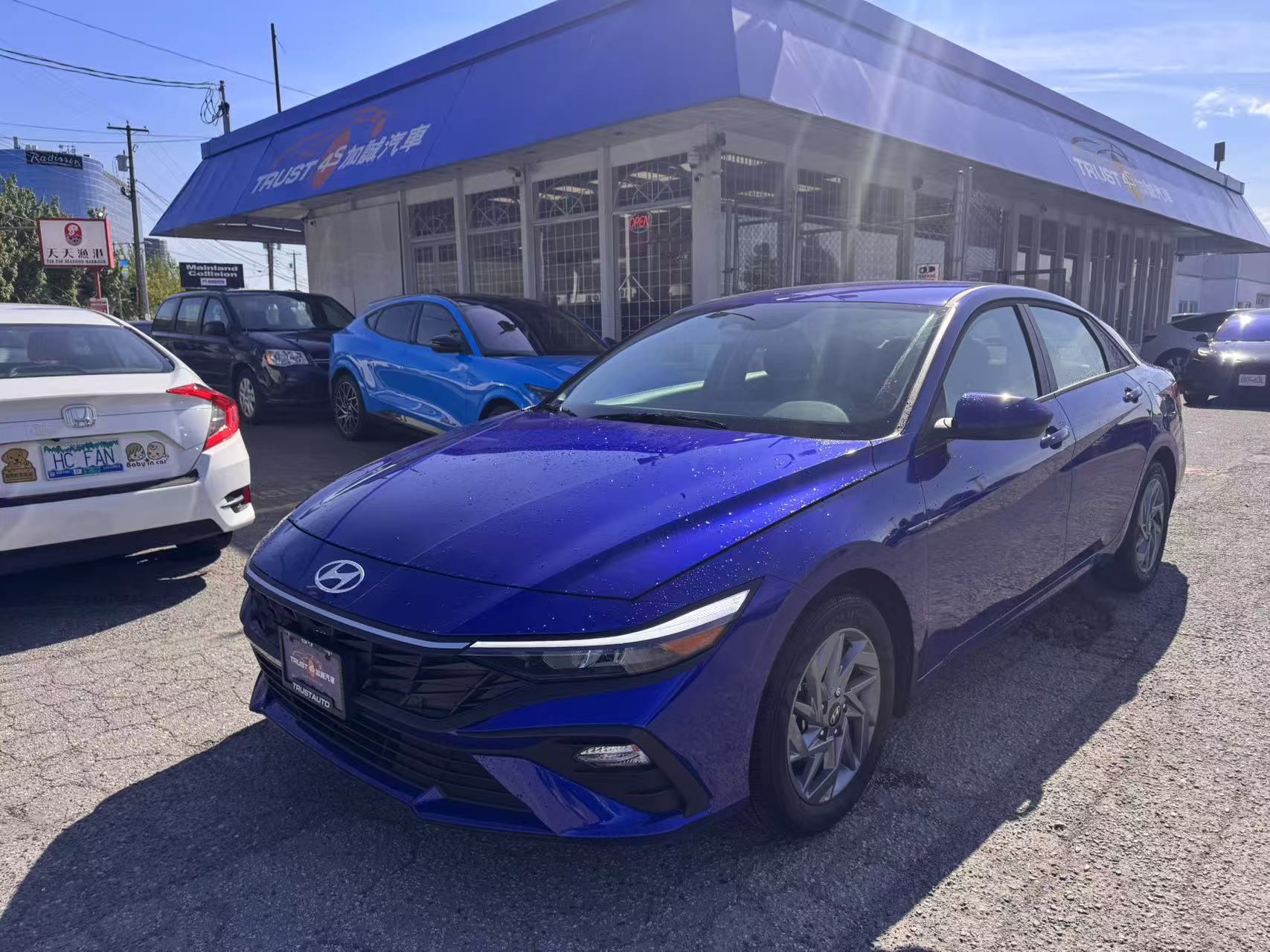 2025 Hyundai Elantra Elantra Preferred IVT