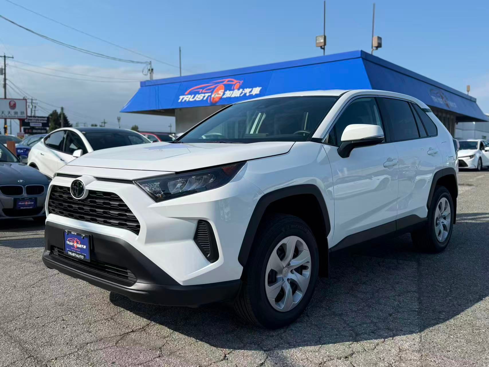 2025 Toyota RAV4 LE AWD