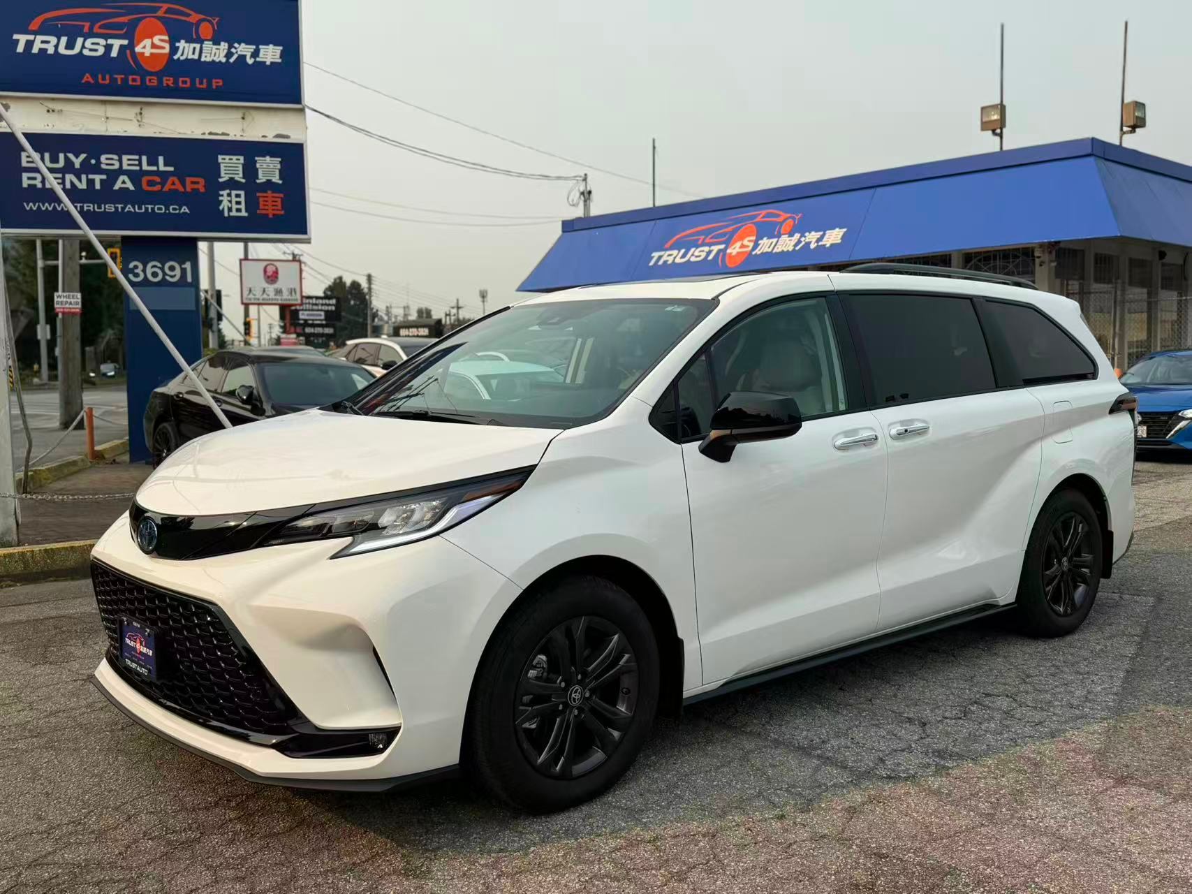 2025 Toyota Sienna Hybrid SIENNA XSE TECH AWD