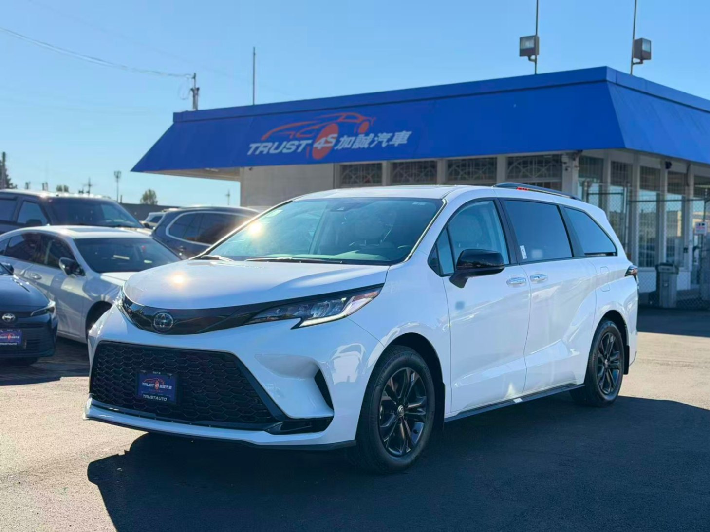 2025 Toyota Sienna Hybrid SIENNA XSE AWD