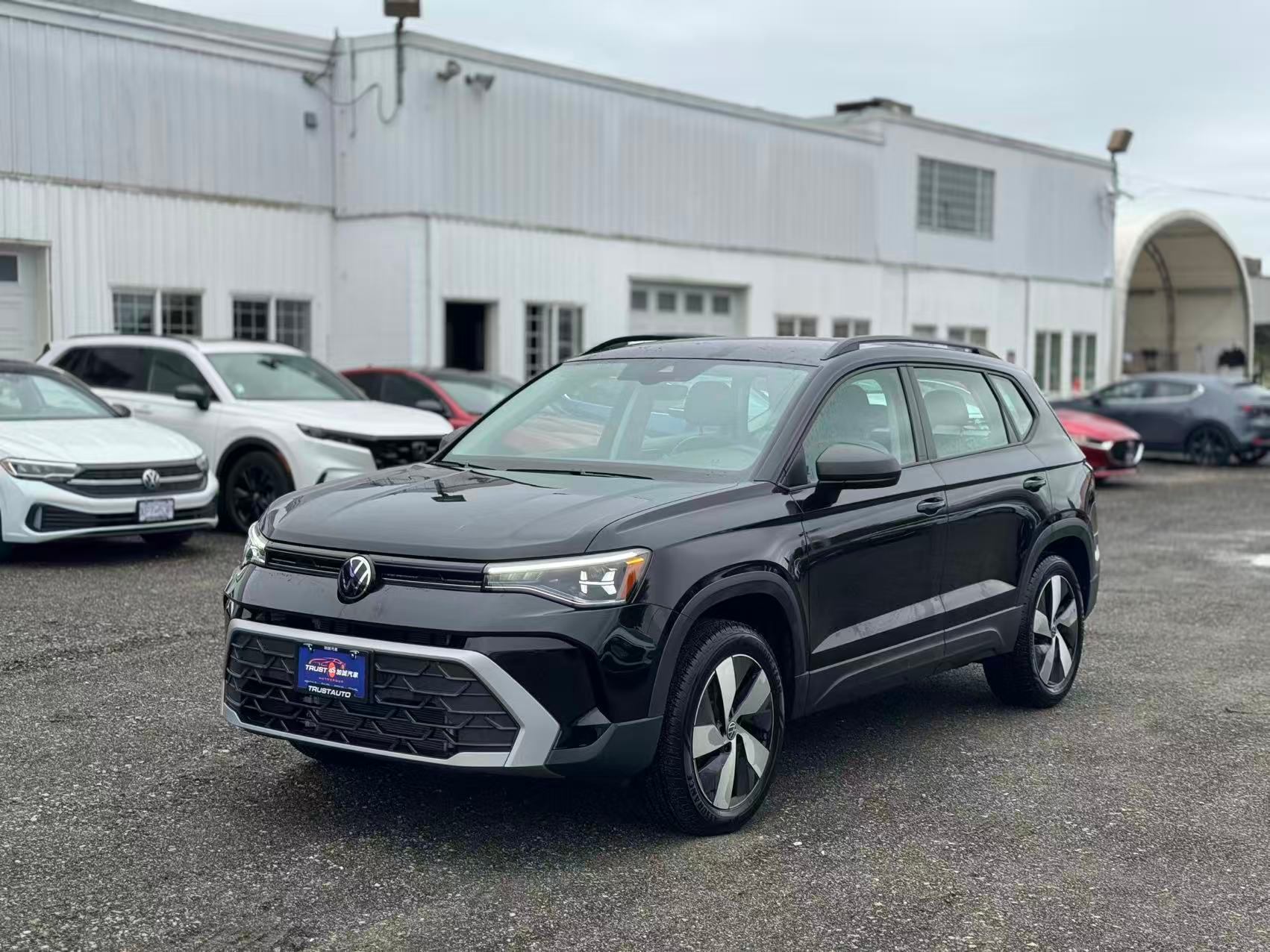 2025 Volkswagen Taos Trendline 4MOTION
