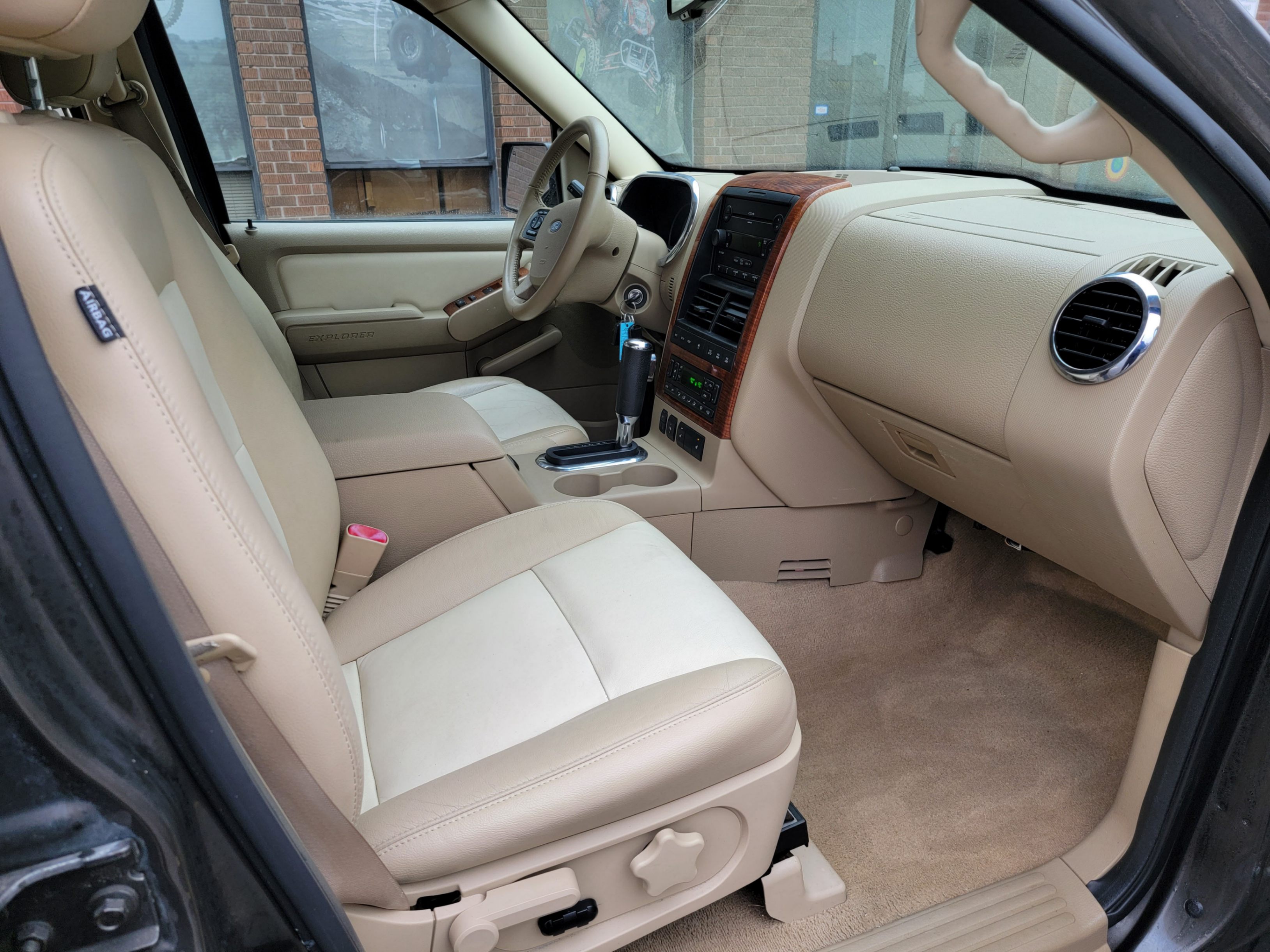/theautoking/2007-Ford-Explorer-21395136253333313.jpg