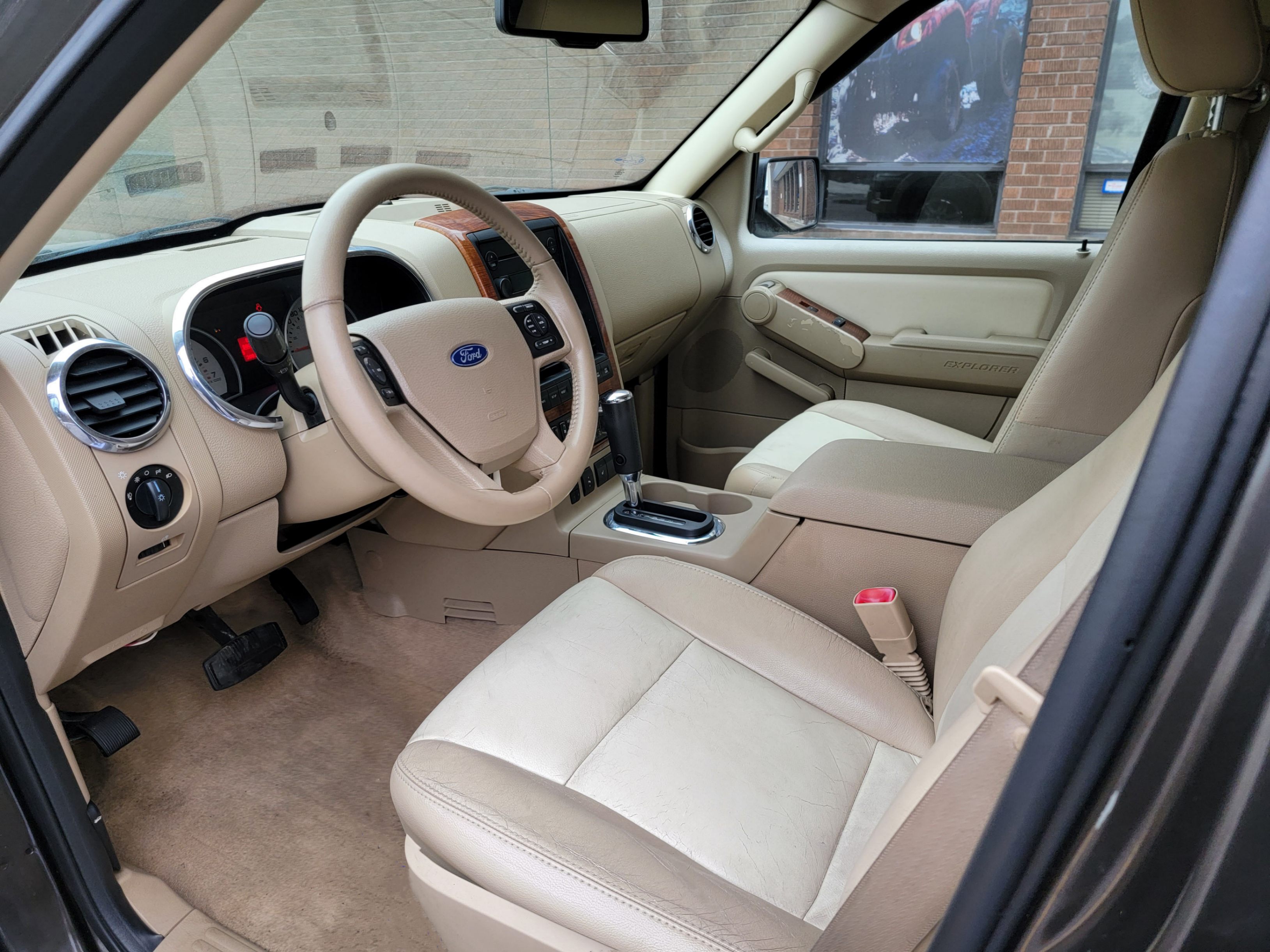 /theautoking/2007-Ford-Explorer-3747182130134181.jpg