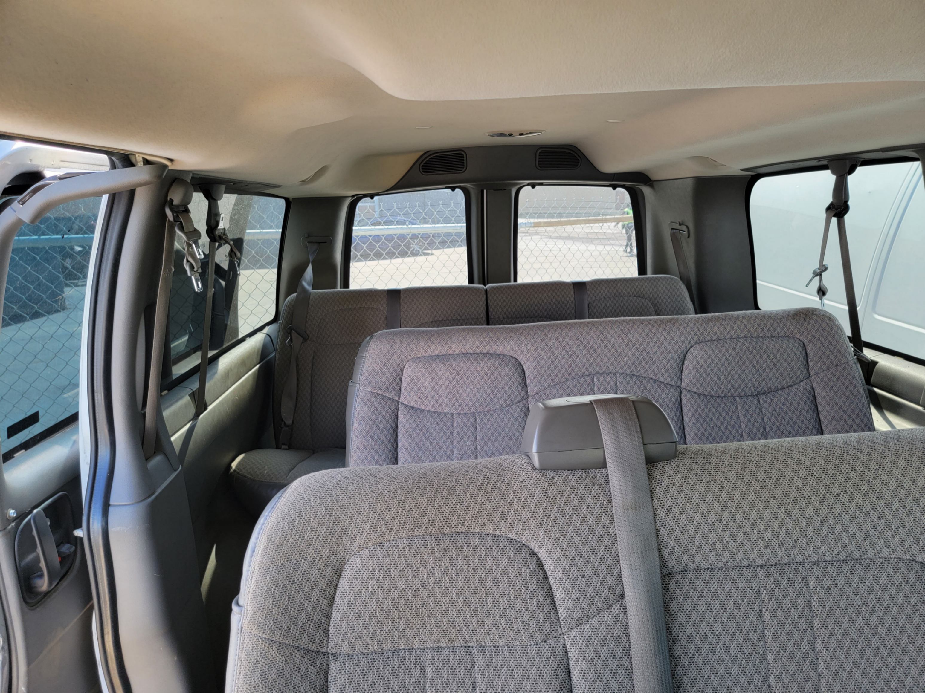 /theautoking/2009-Chevrolet-ExpressPassenger-07031140234055089.jpg