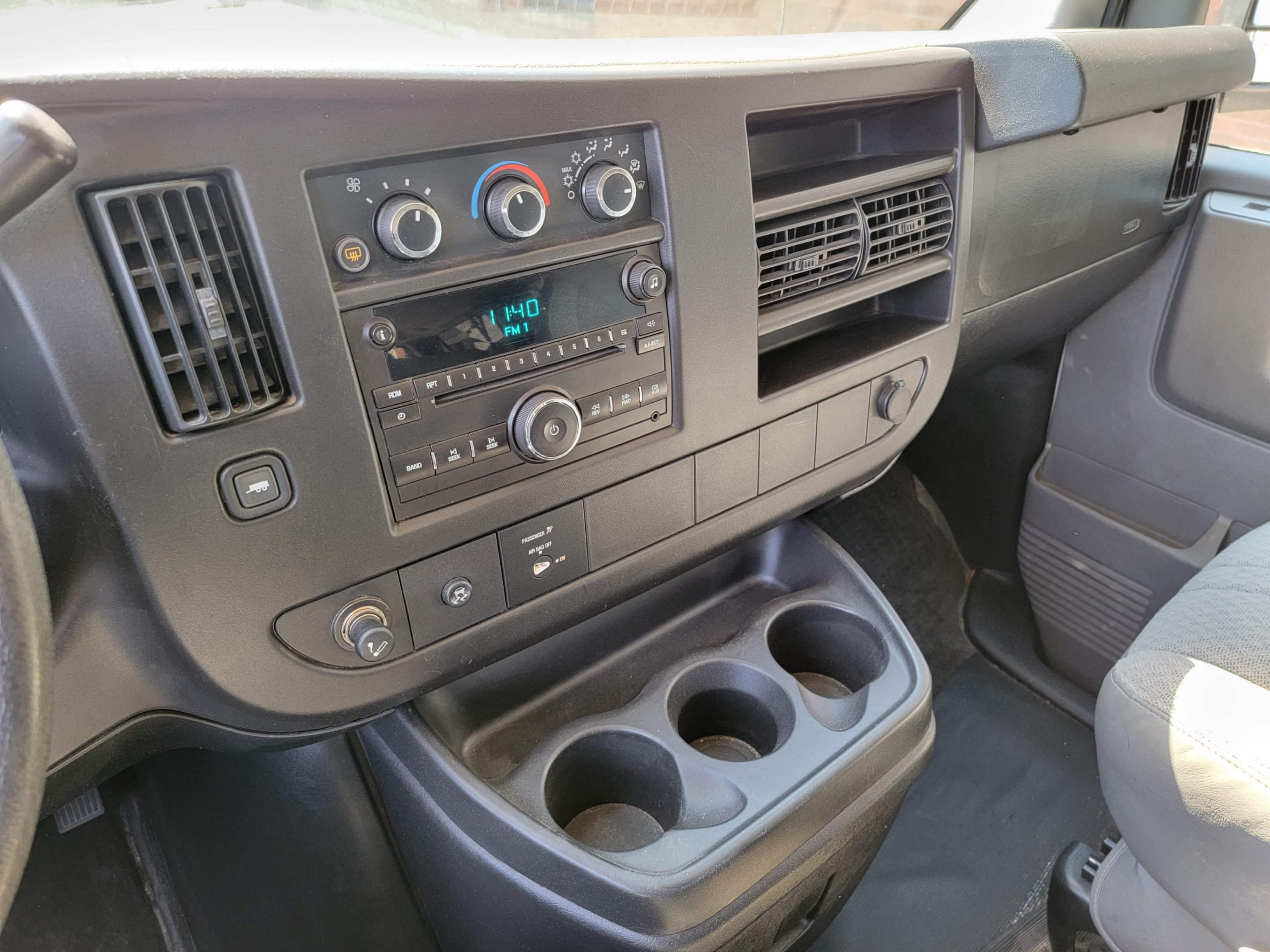 /theautoking/2009-Chevrolet-ExpressPassenger-6390026664542883.jpg