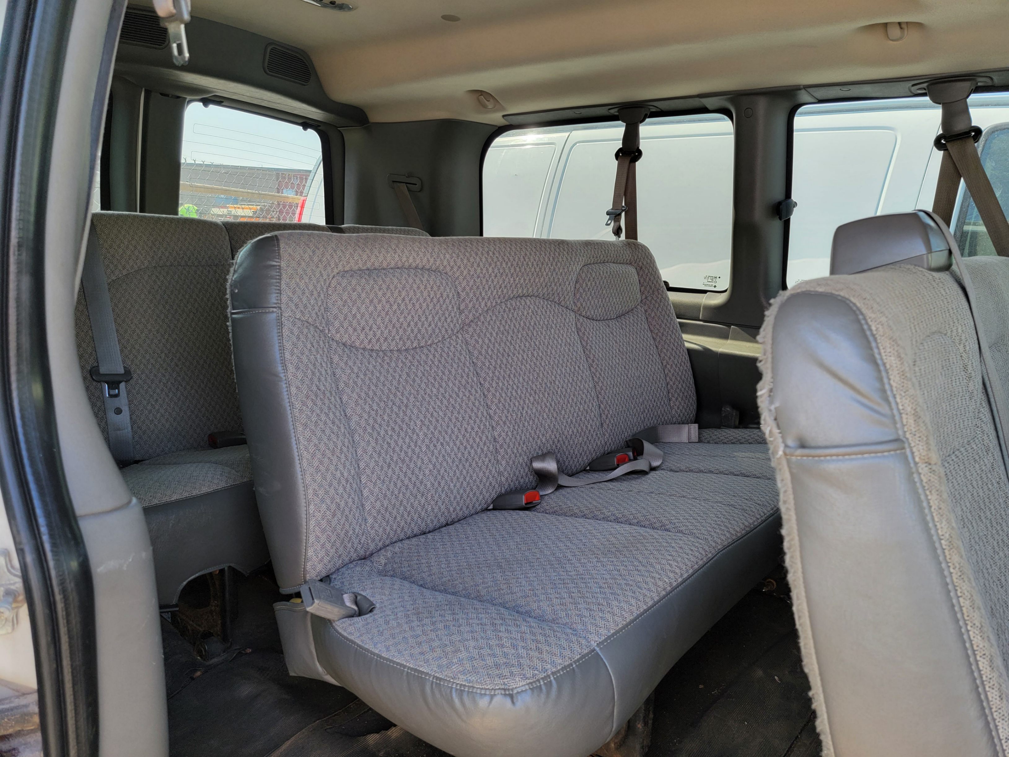 /theautoking/2009-Chevrolet-ExpressPassenger-9629087311648374.jpg