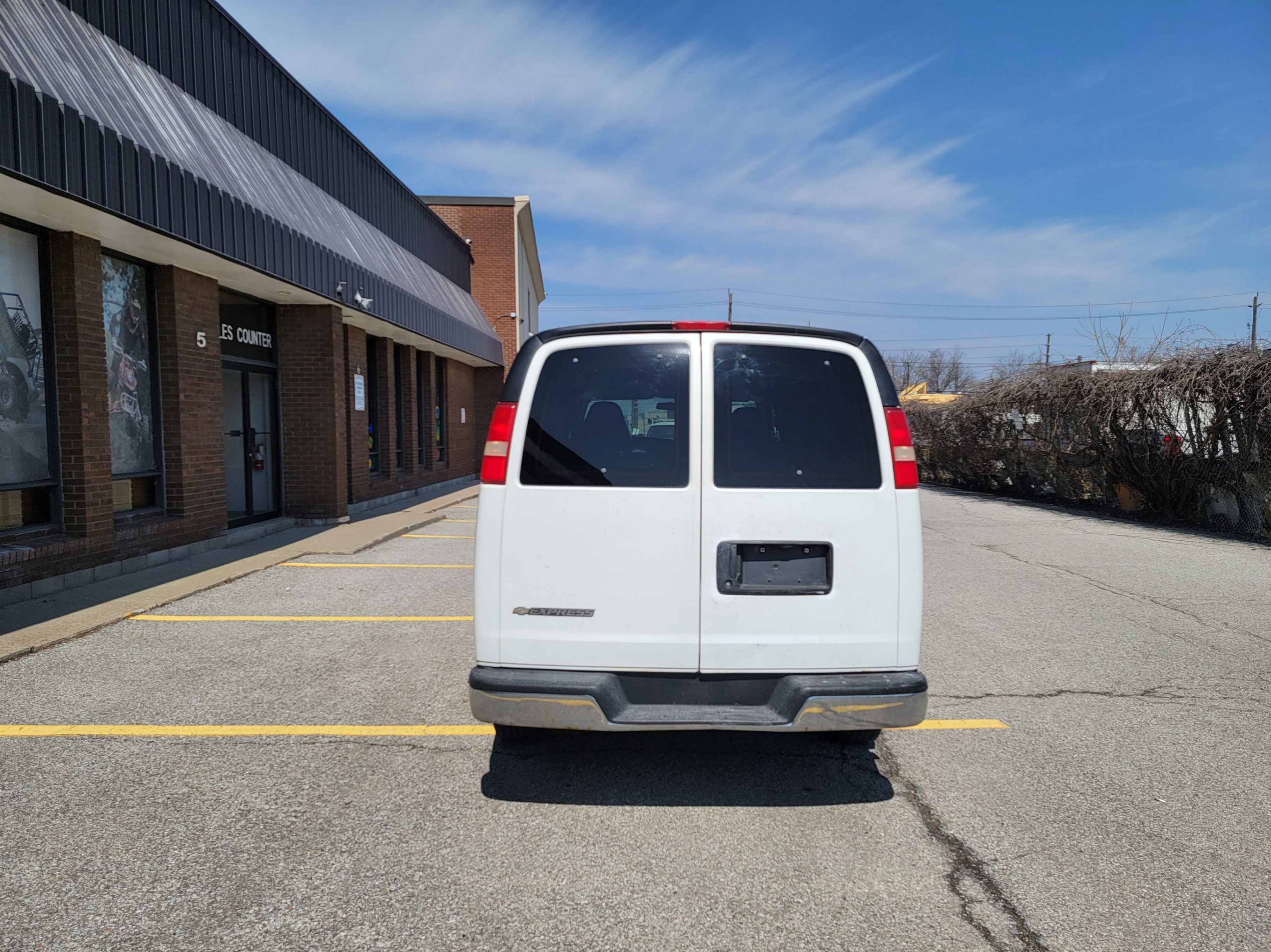 /theautoking/2009-Chevrolet-ExpressPassenger-9790098856853675.jpg