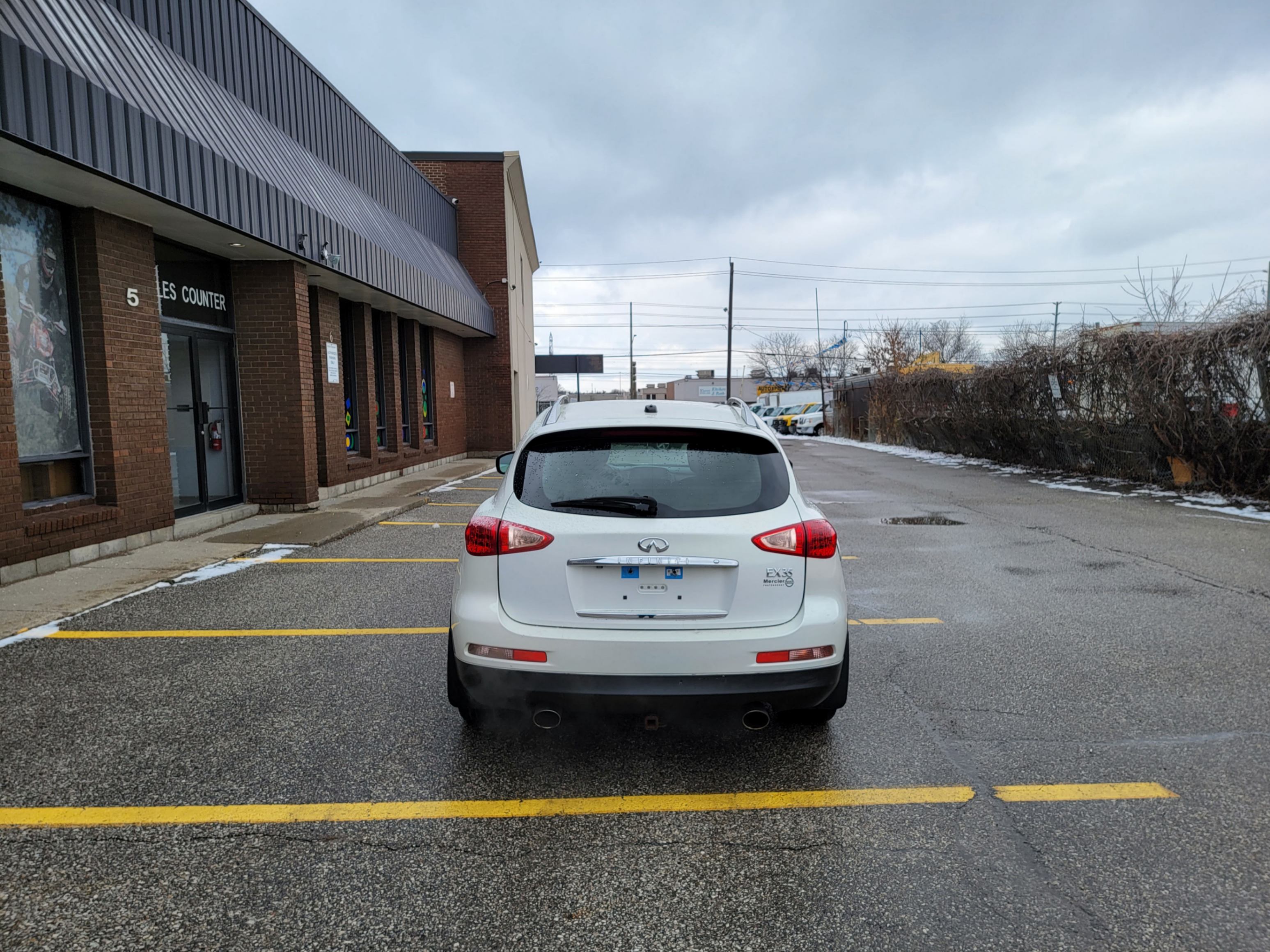 /theautoking/2011-INFINITI-EX35-9311375574240528.jpg