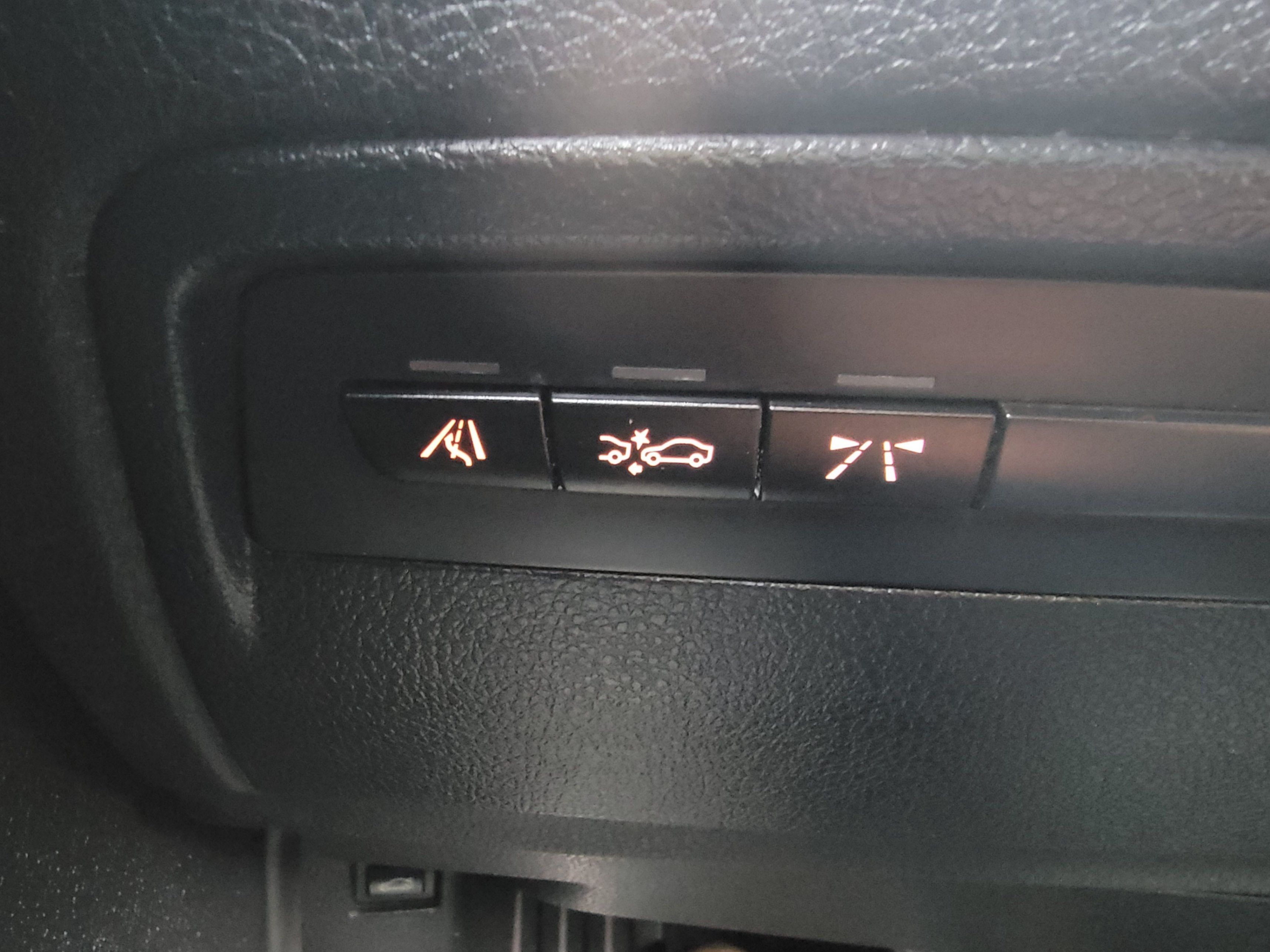 /theautoking/2013-BMW-3Series-12758525740646842.jpg