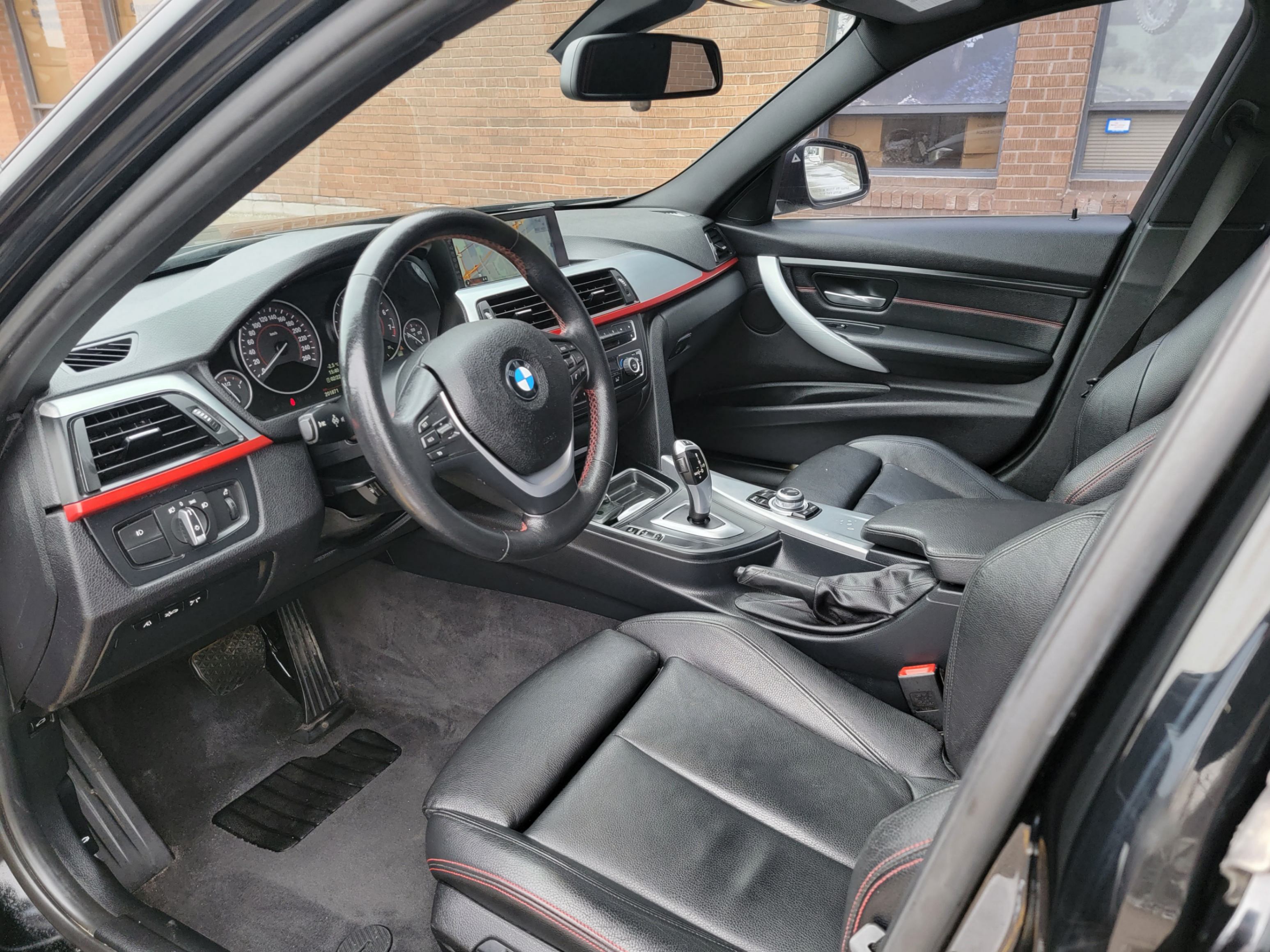 /theautoking/2013-BMW-3Series-14375188898812752.jpg