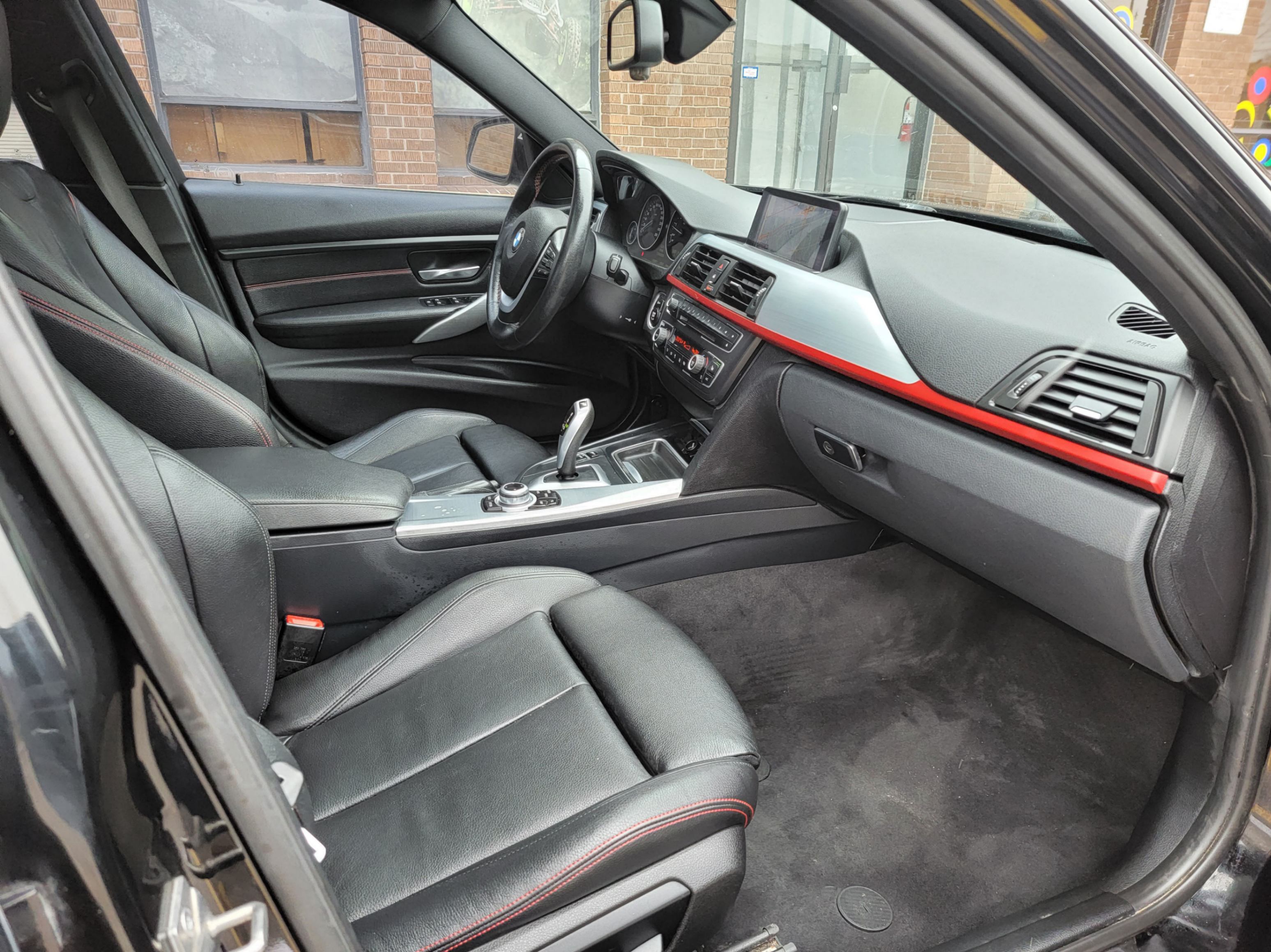 /theautoking/2013-BMW-3Series-18173445167122582.jpg