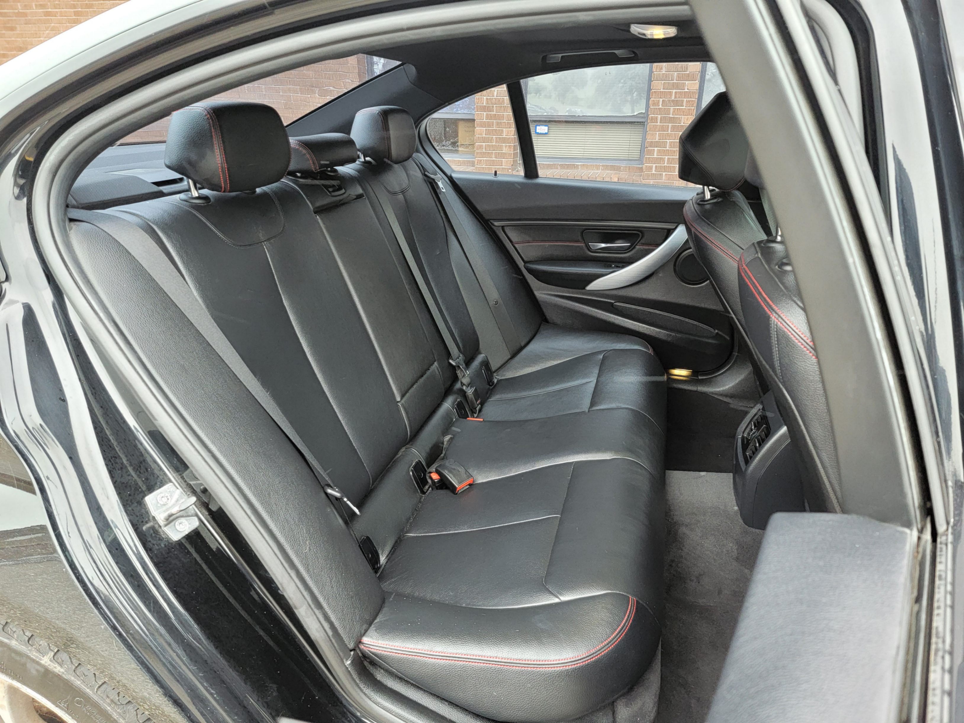 /theautoking/2013-BMW-3Series-21564351206154475.jpg